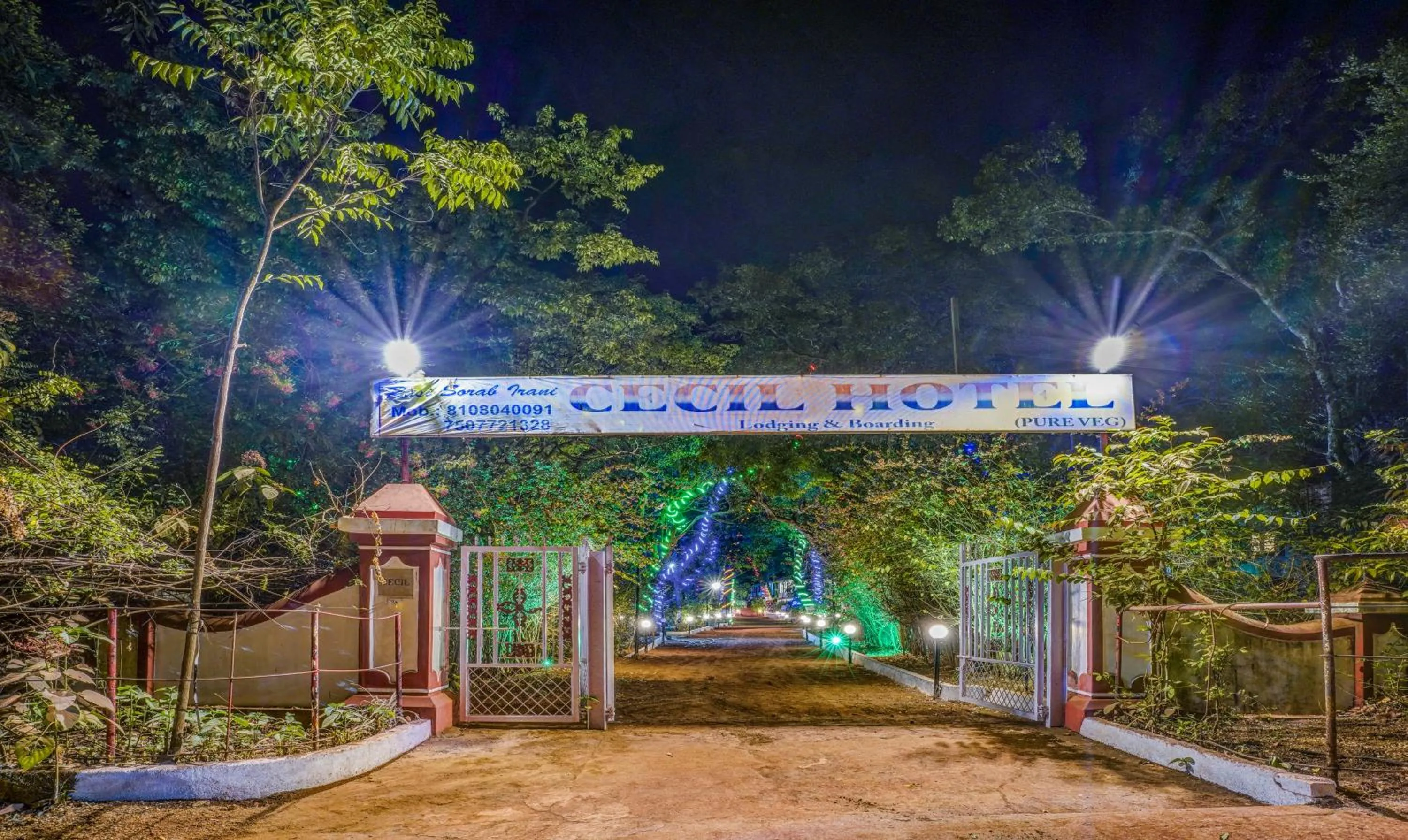 Facade/entrance in Treebo Cecil Resort, 600 Mtrs From Matheran Railway Station