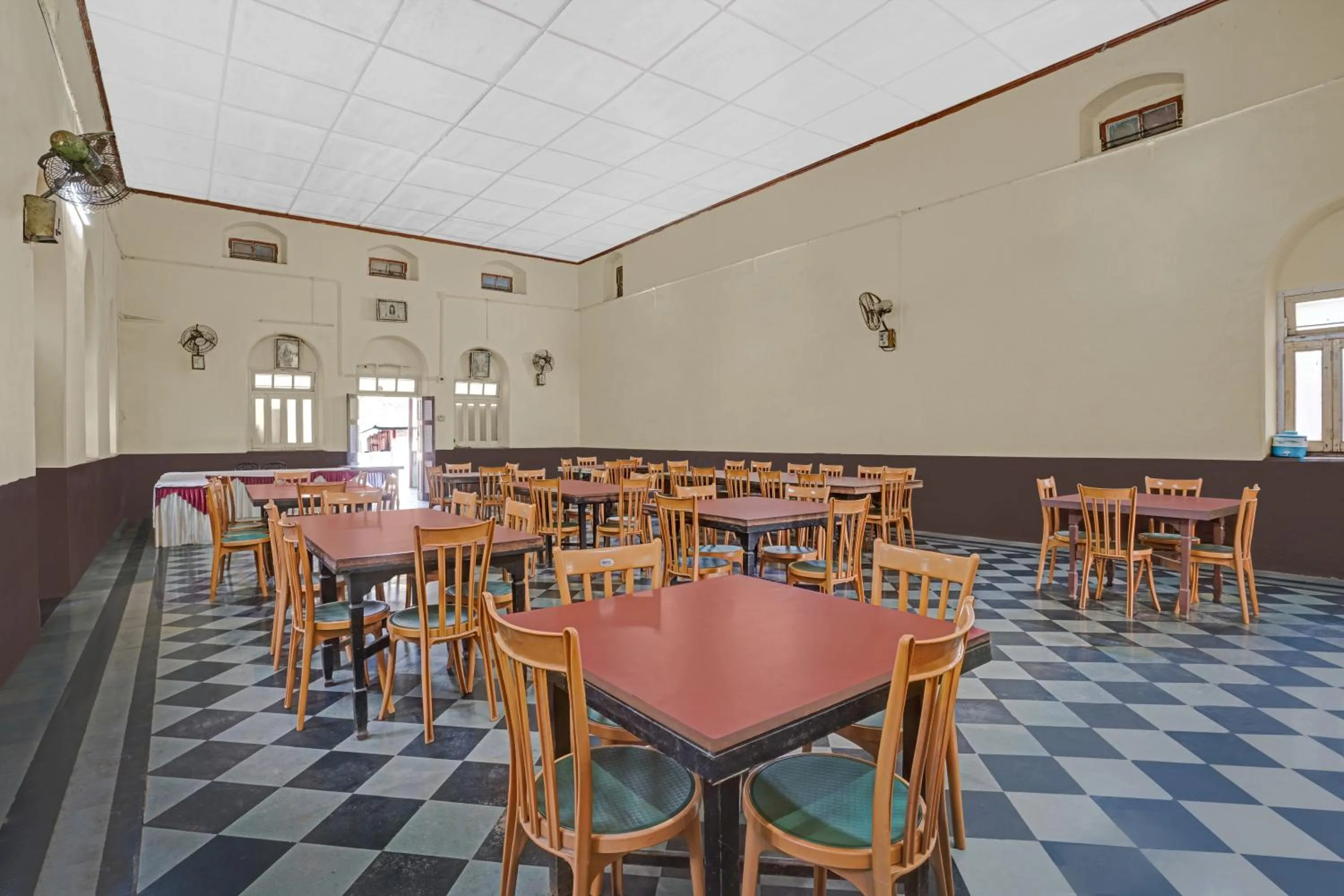 Restaurant/places to eat in Treebo Cecil Resort, 600 Mtrs From Matheran Railway Station