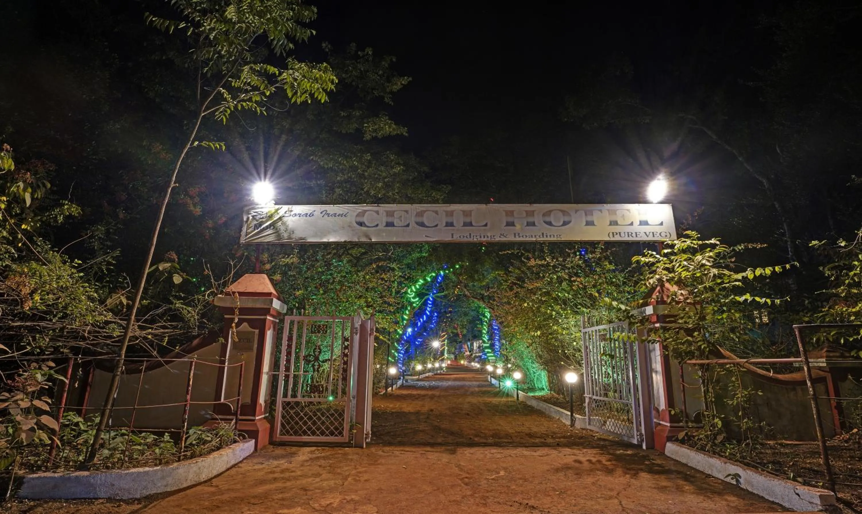Facade/entrance in Treebo Cecil Resort, 600 Mtrs From Matheran Railway Station
