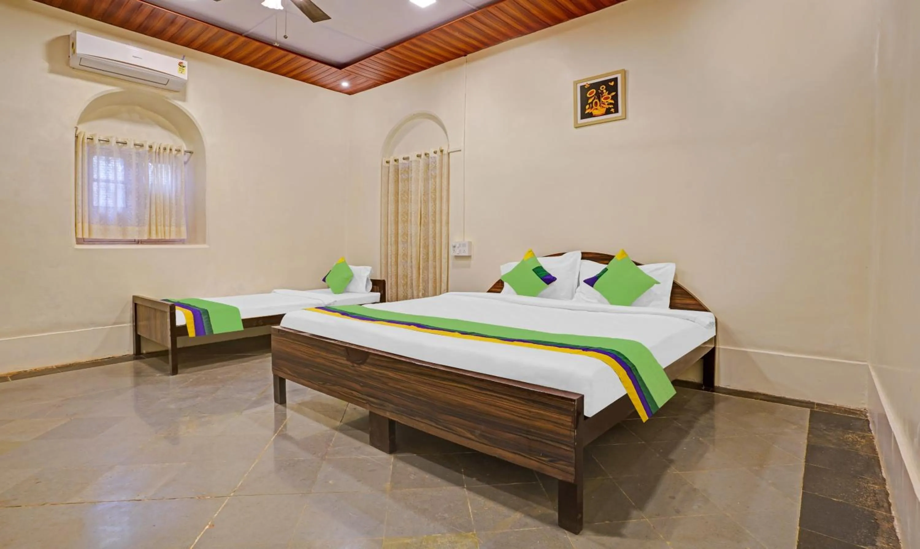 Bedroom, Bed in Treebo Cecil Resort, 600 Mtrs From Matheran Railway Station