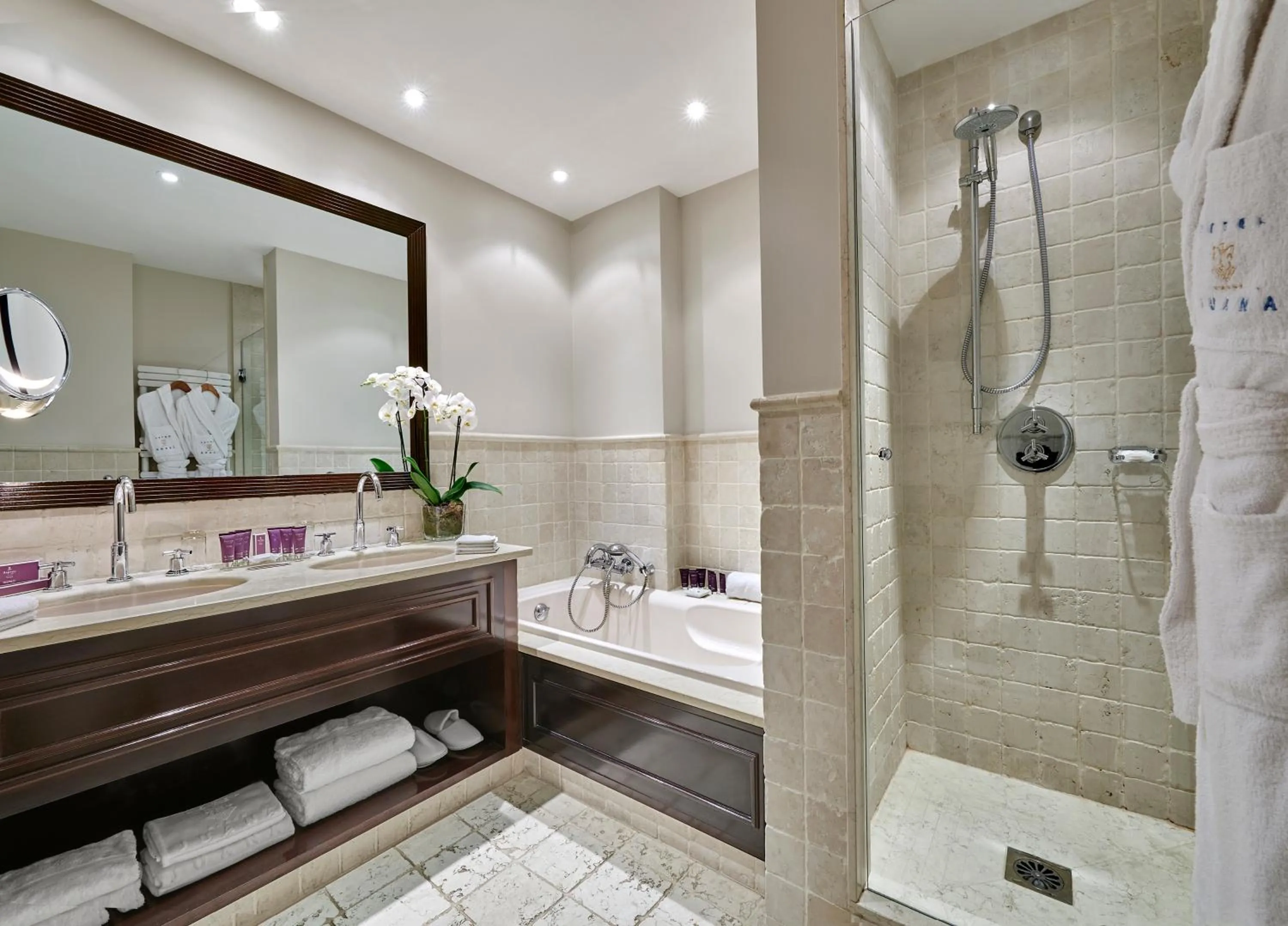 Bathroom in Hôtel Juana