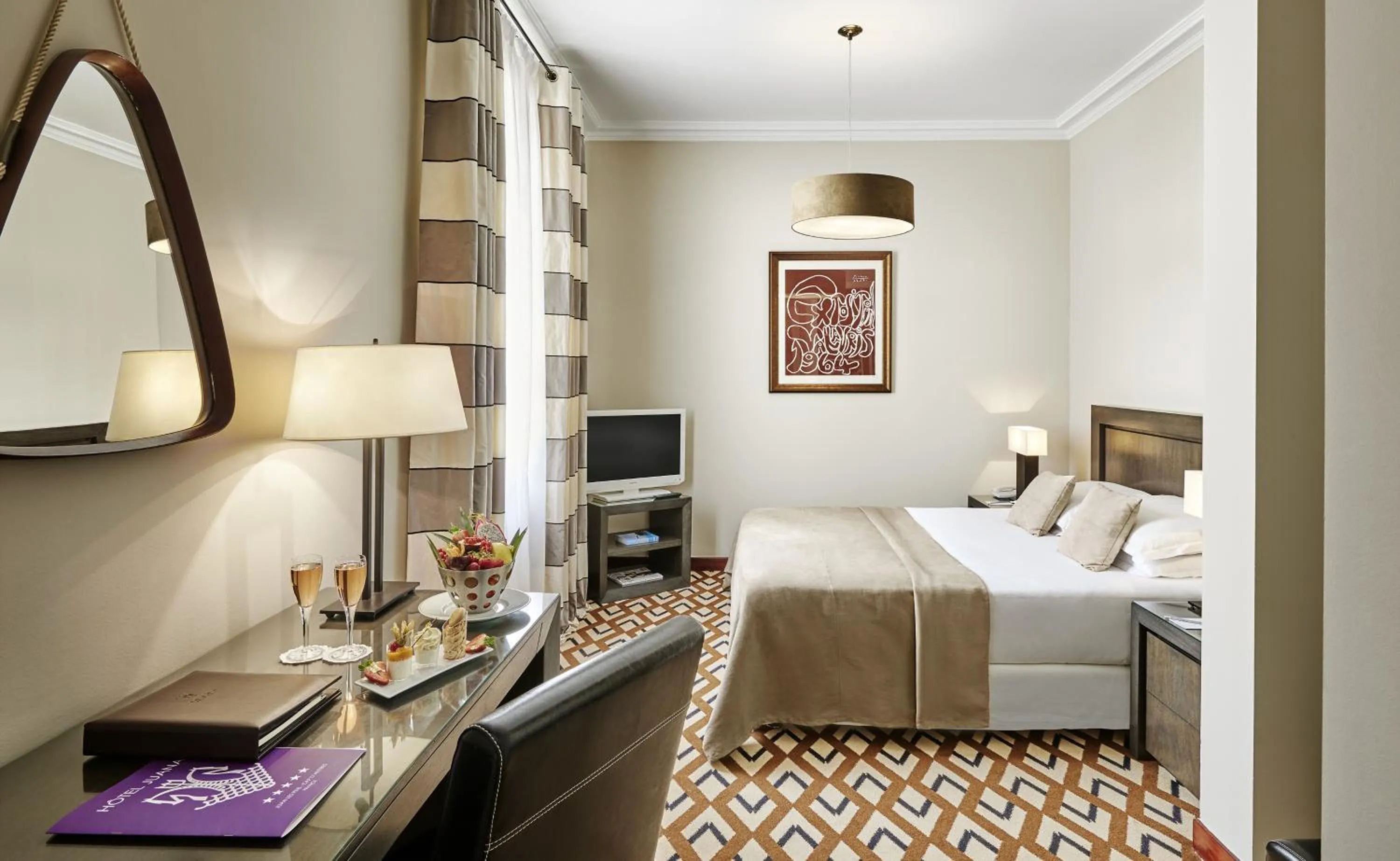 Bedroom, Bed in Hôtel Juana