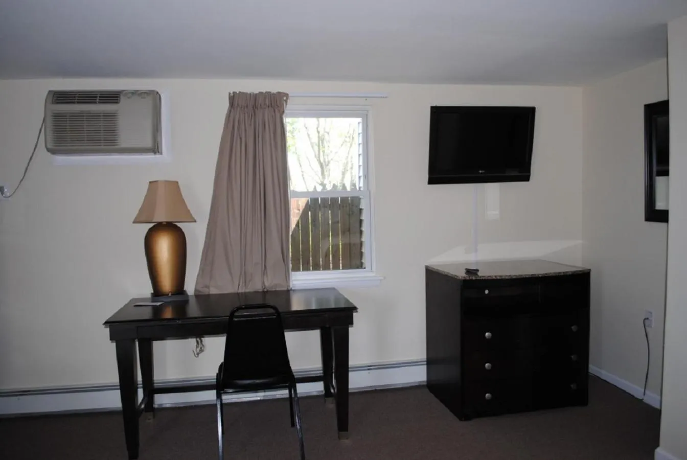 Decorative detail in Shore Point Motel