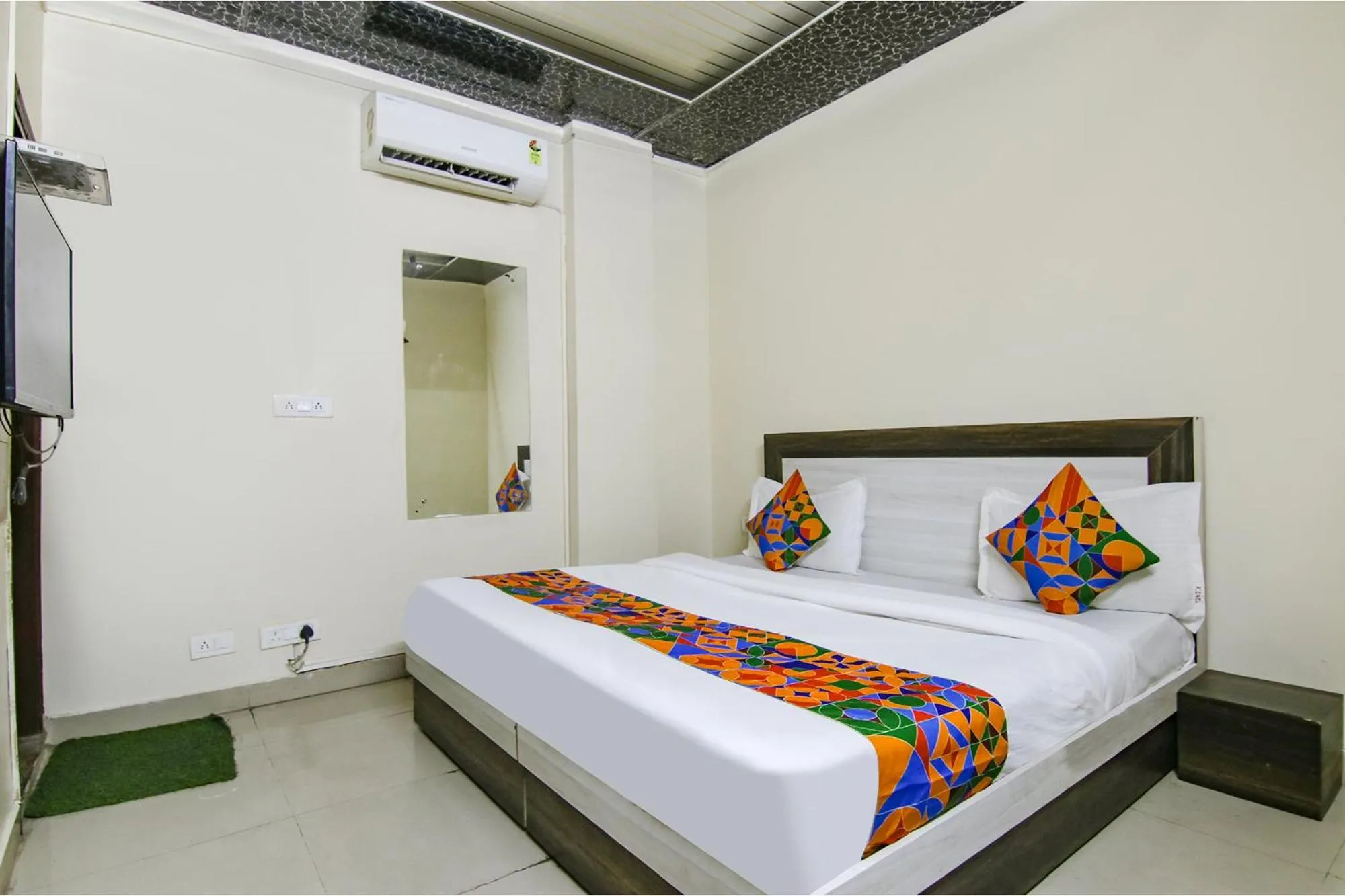 Bed in FabExpress HC King