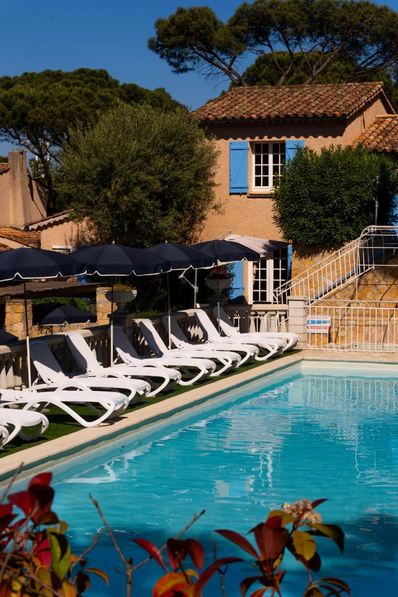 Pool view in Hôtel Jas Neuf