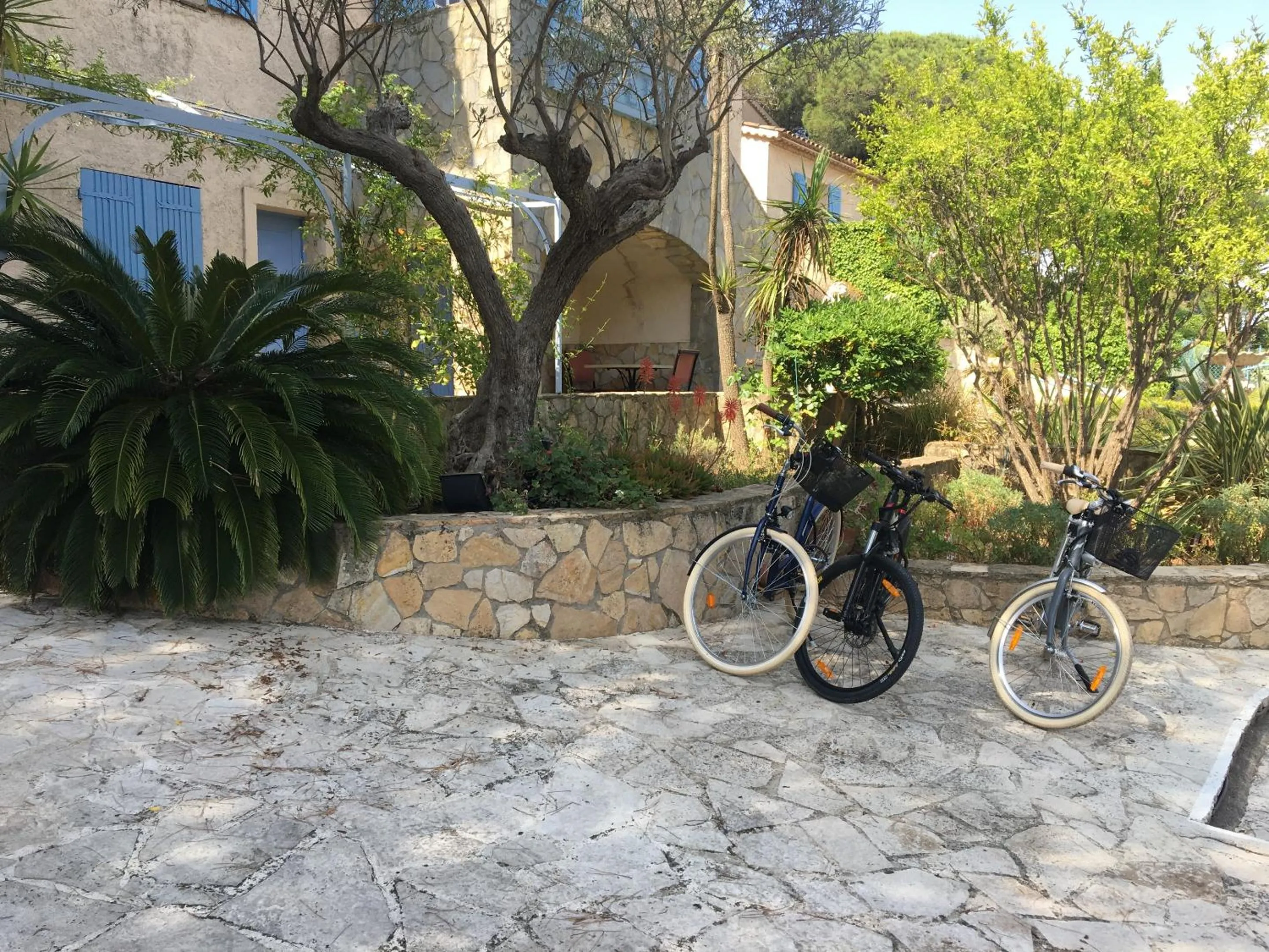 Property building in Hôtel Jas Neuf