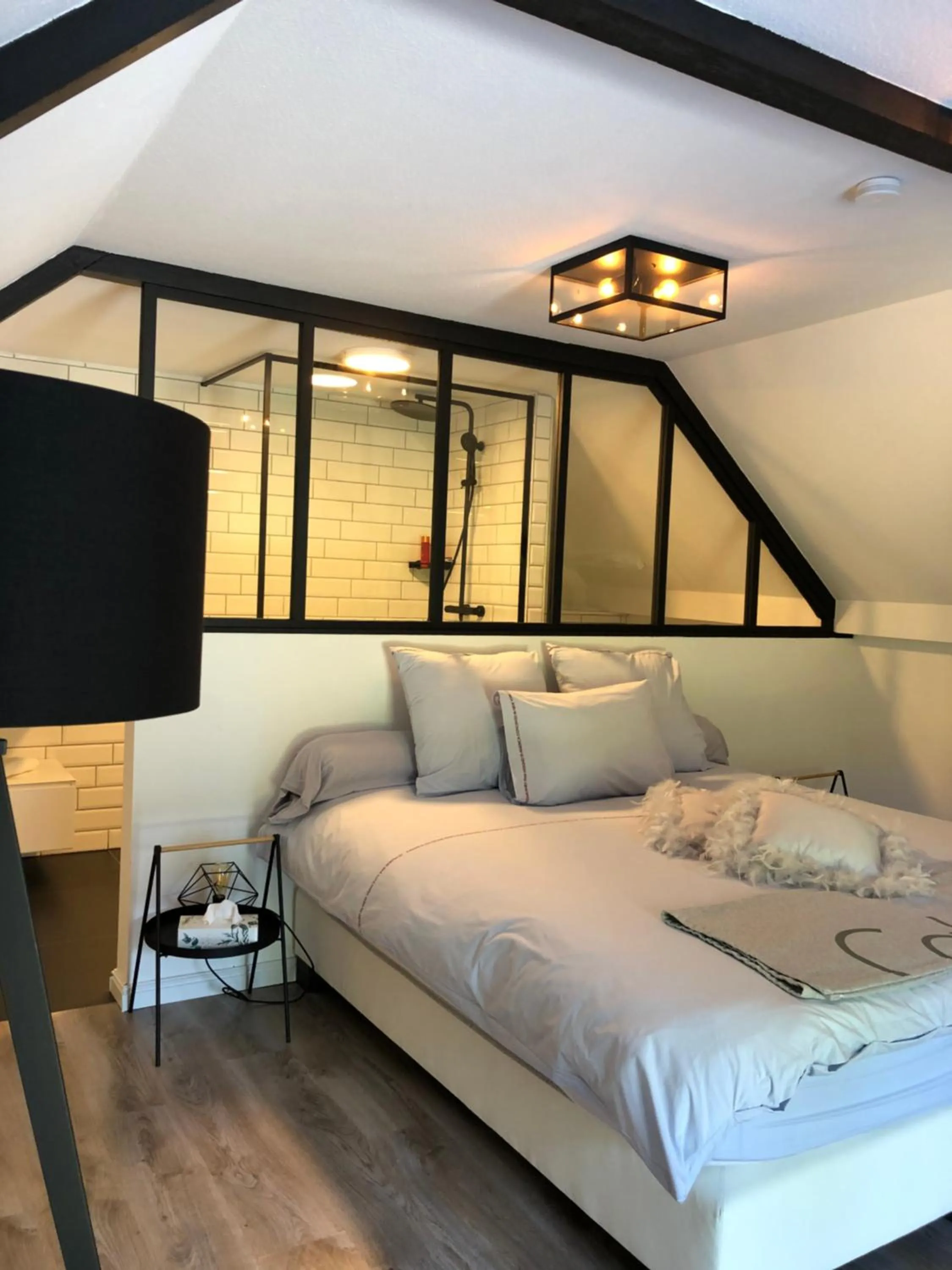 Bed in JARDIN DU MARAIS