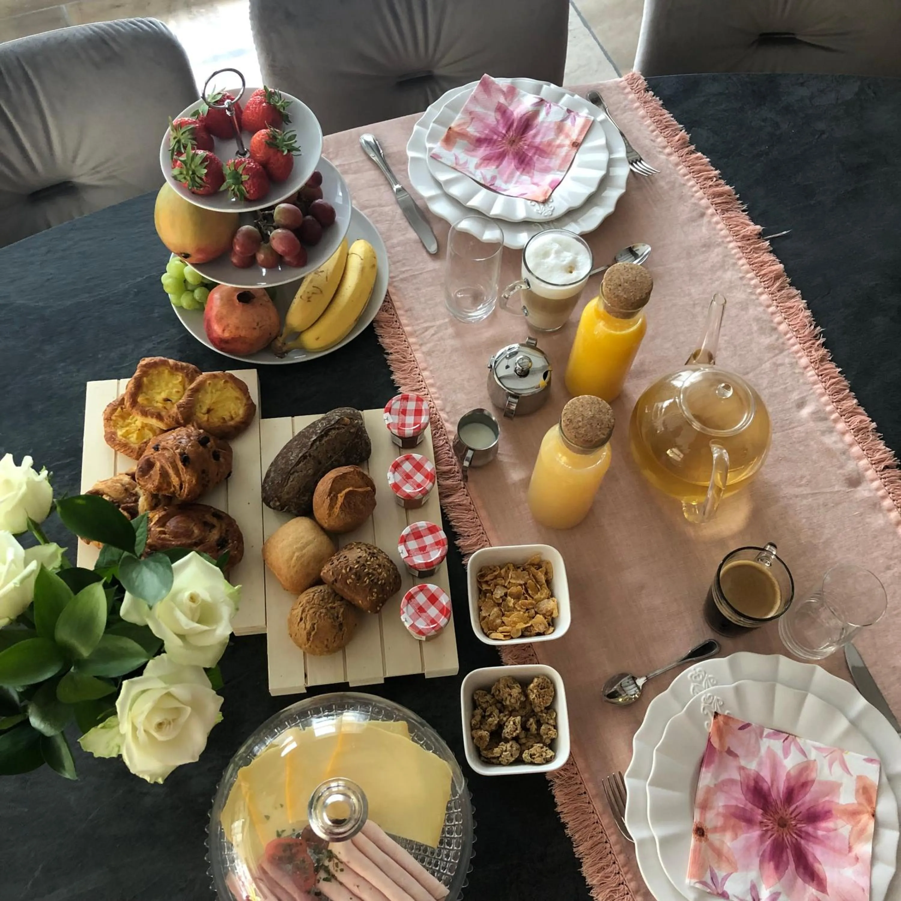 Breakfast in JARDIN DU MARAIS