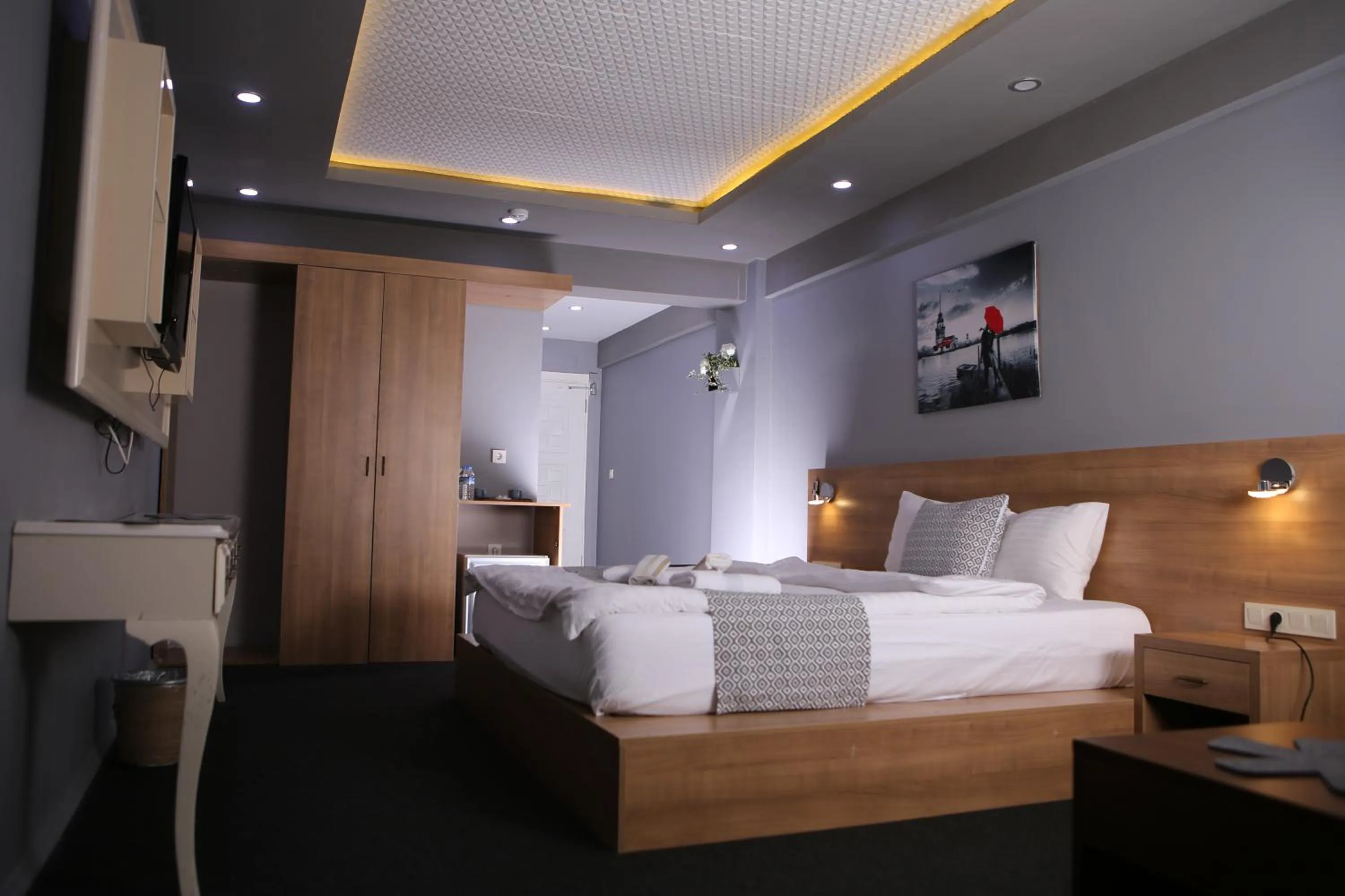 Bed in lily airport otel