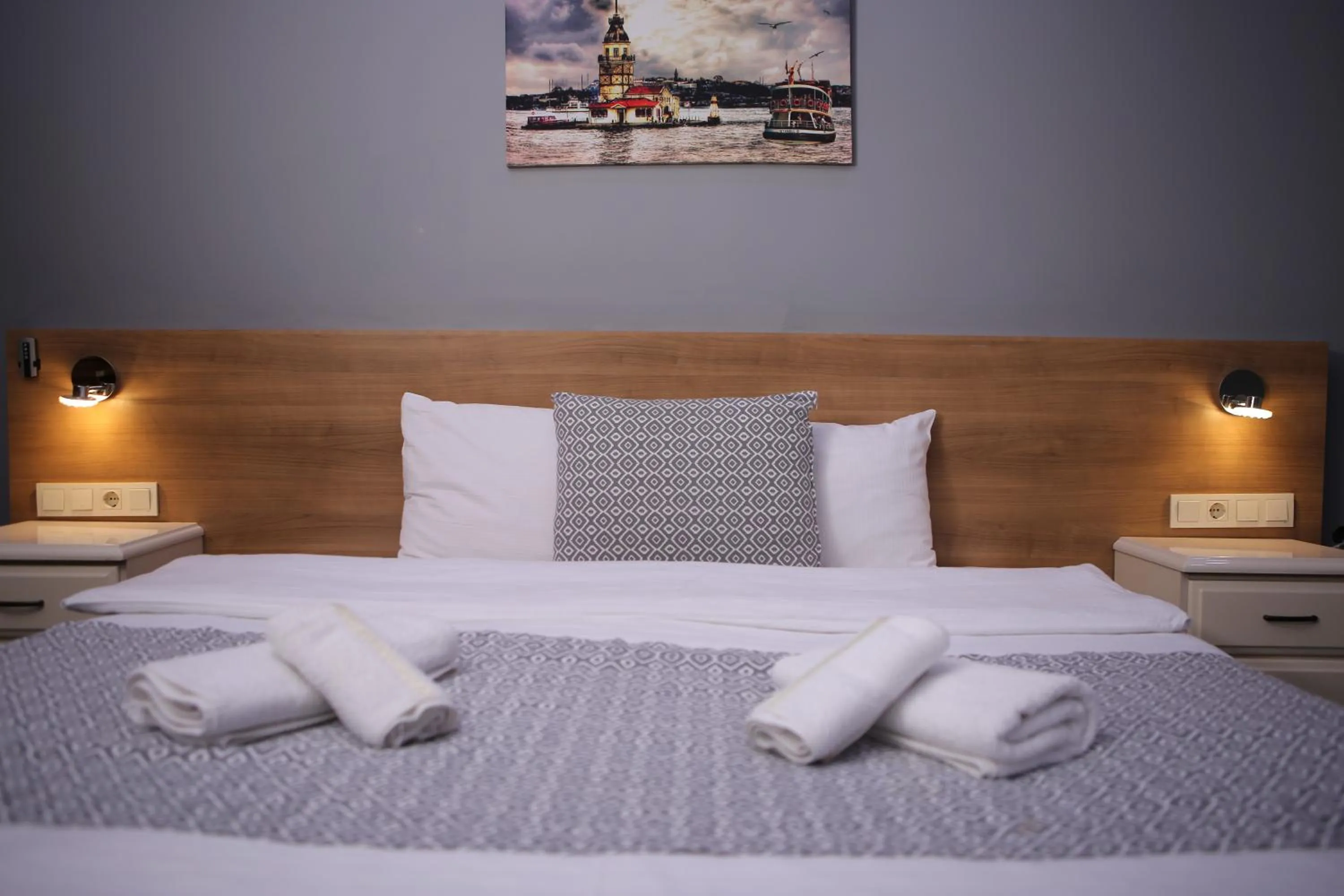 Bed in lily airport otel