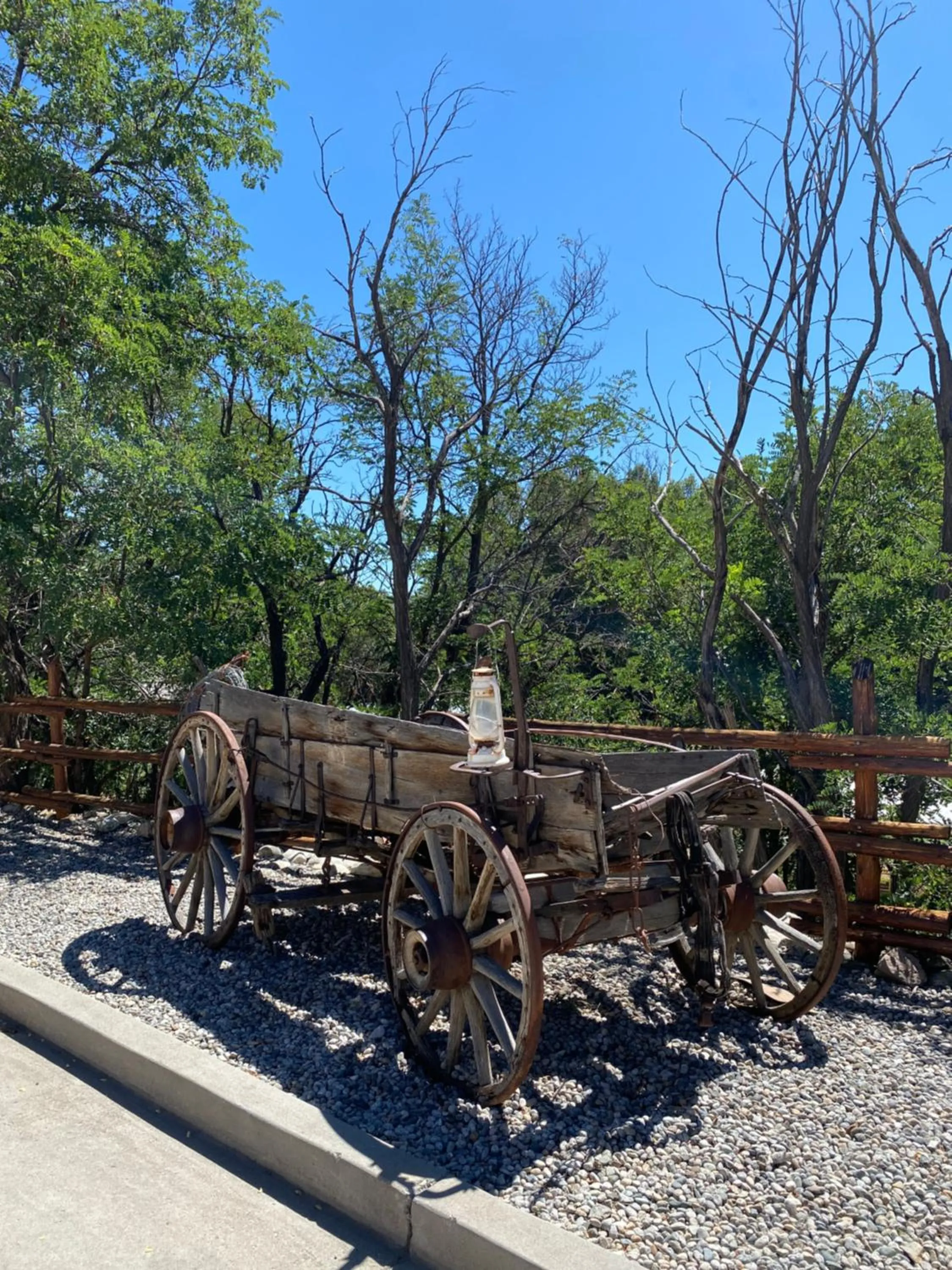 Day in Browns Canyon Inn