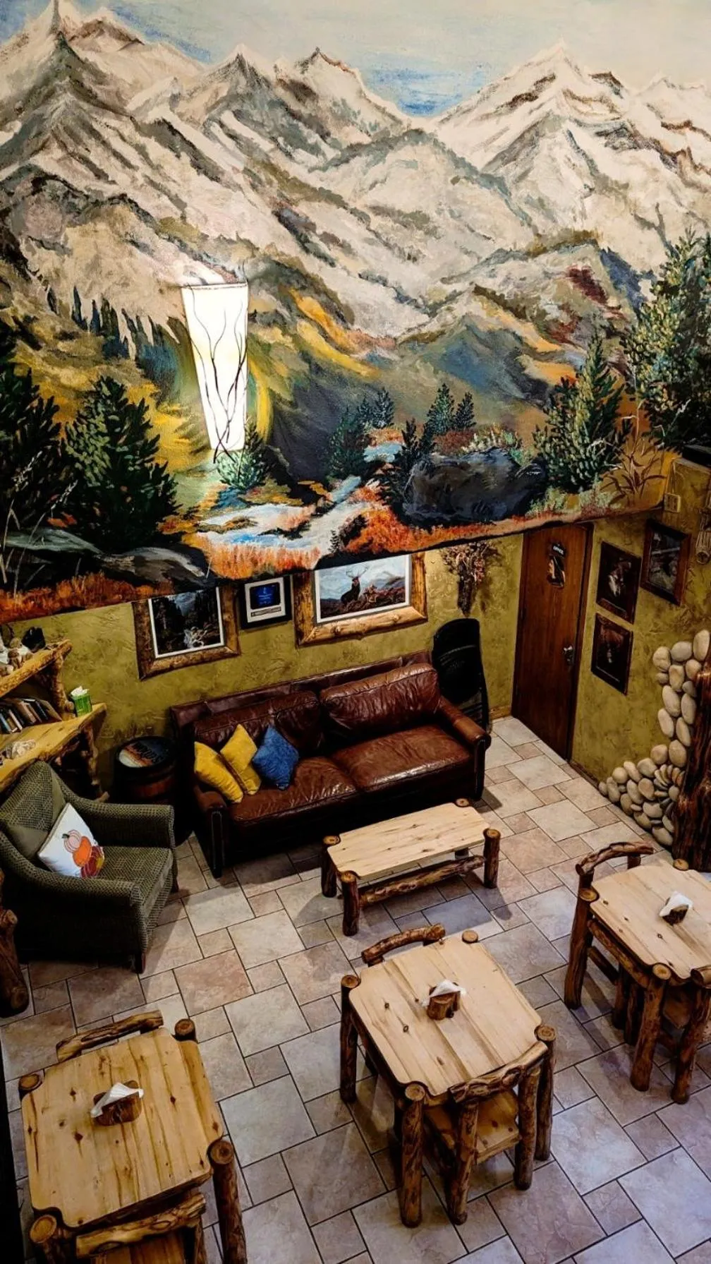 Lobby or reception in Browns Canyon Inn