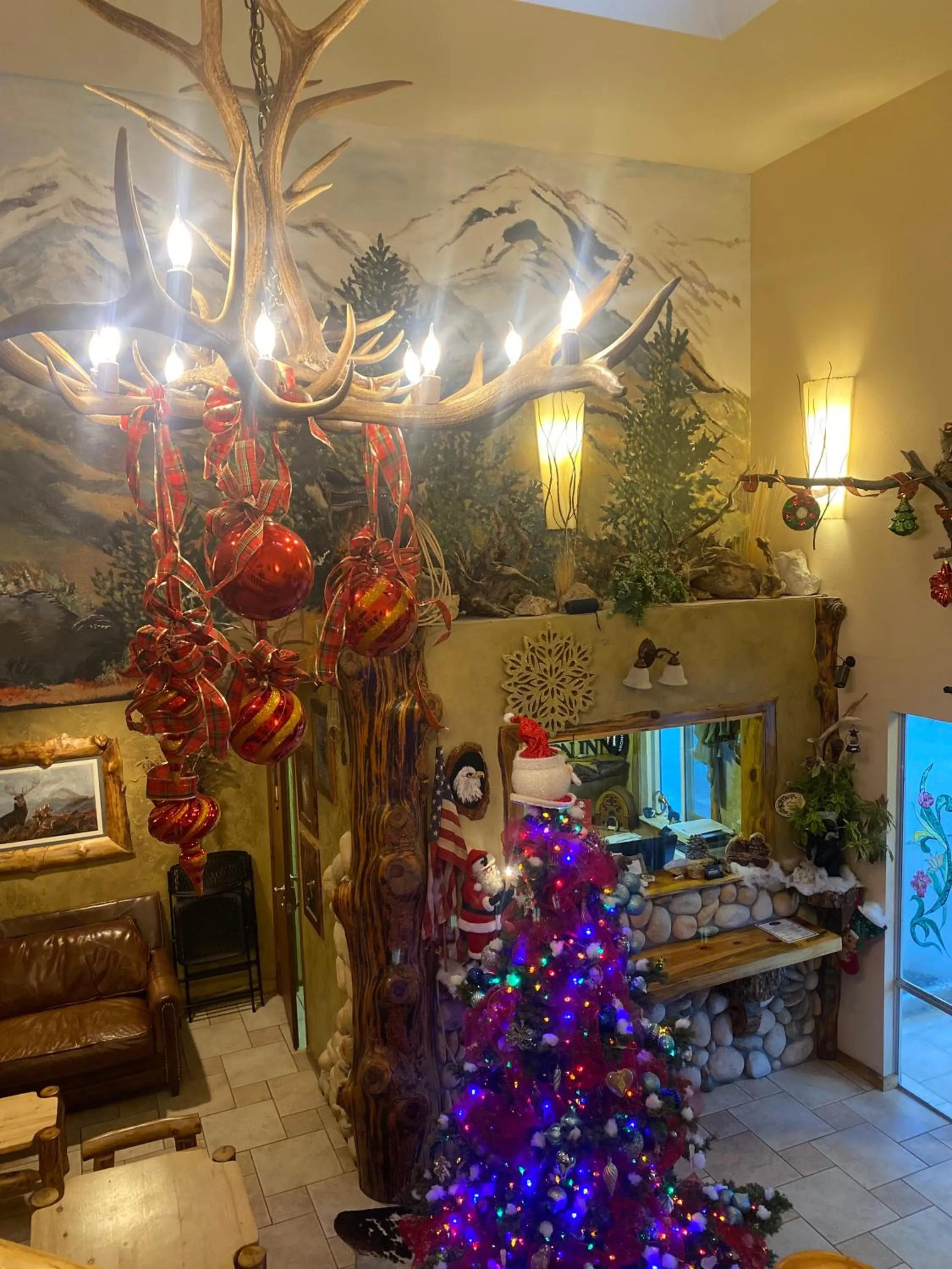 Decorative detail in Browns Canyon Inn