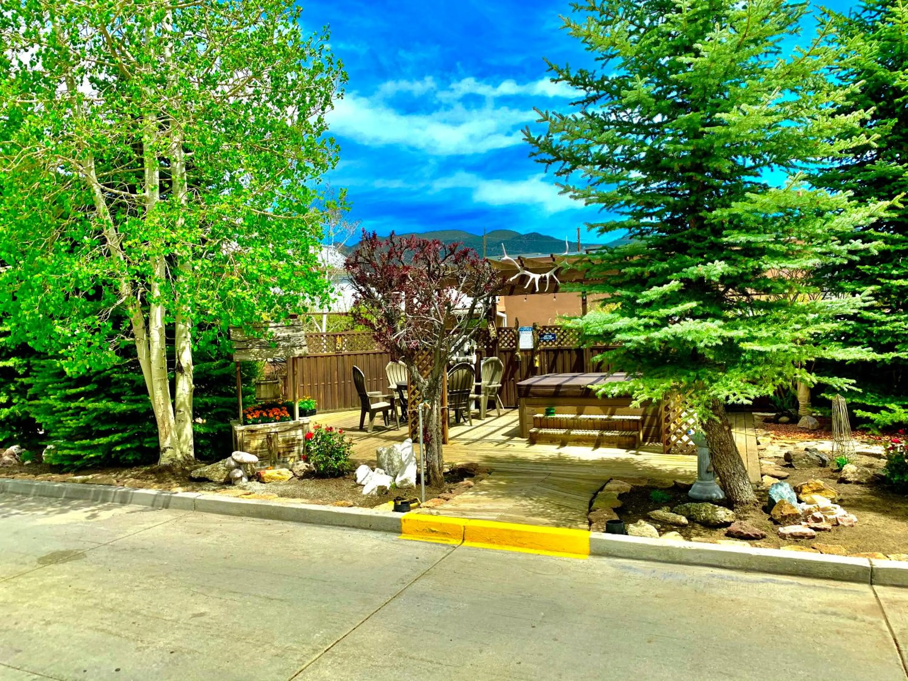 Garden in Browns Canyon Inn