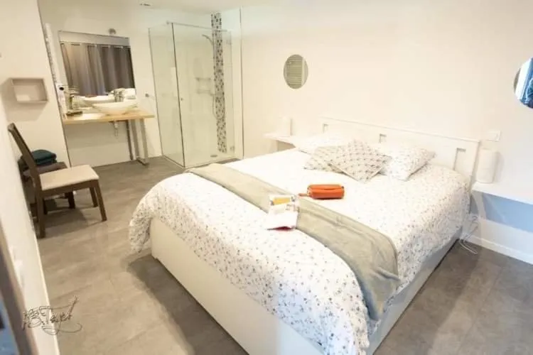 Bed in Hotel la piscine