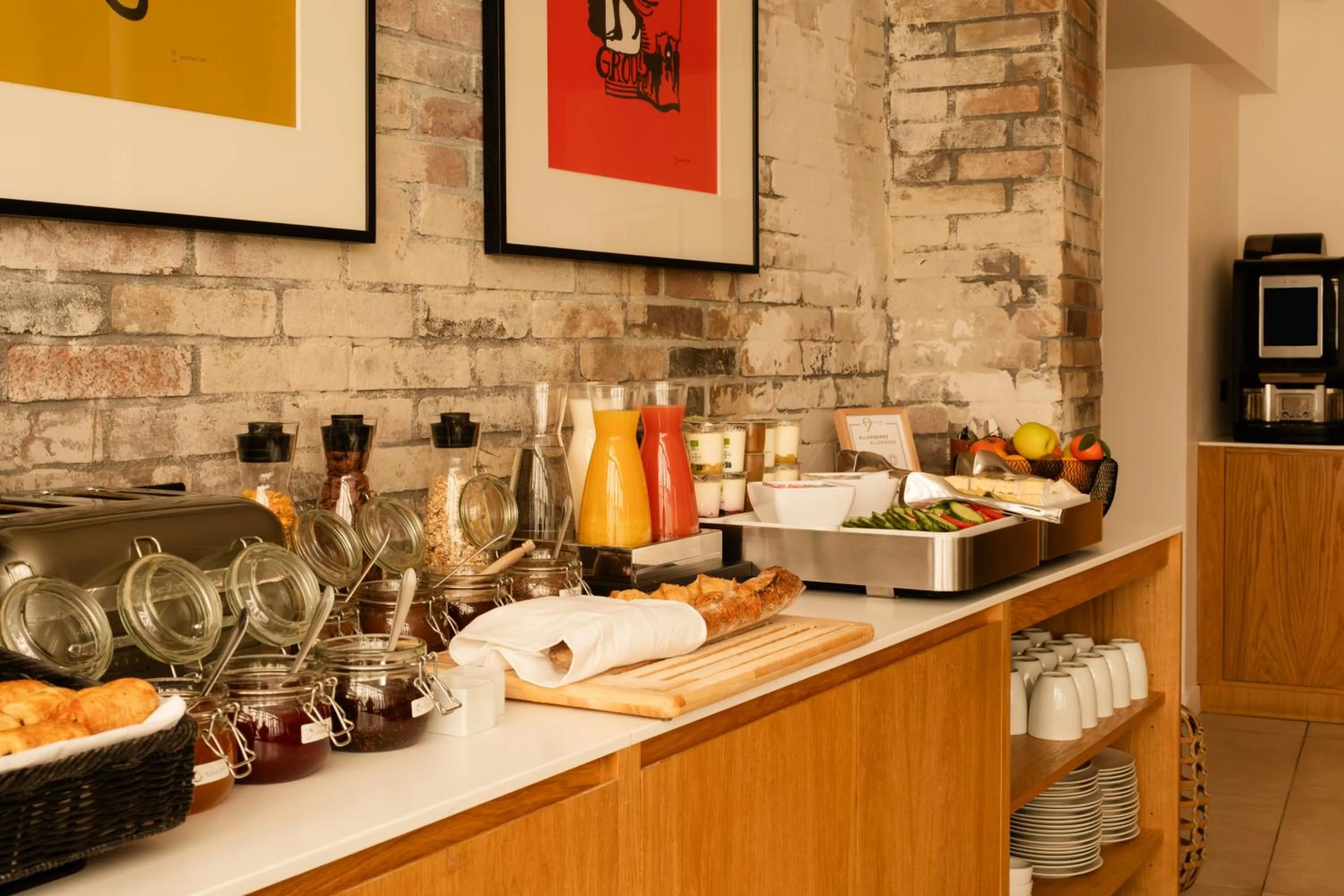 Breakfast in 9Hotel Bastille-Lyon