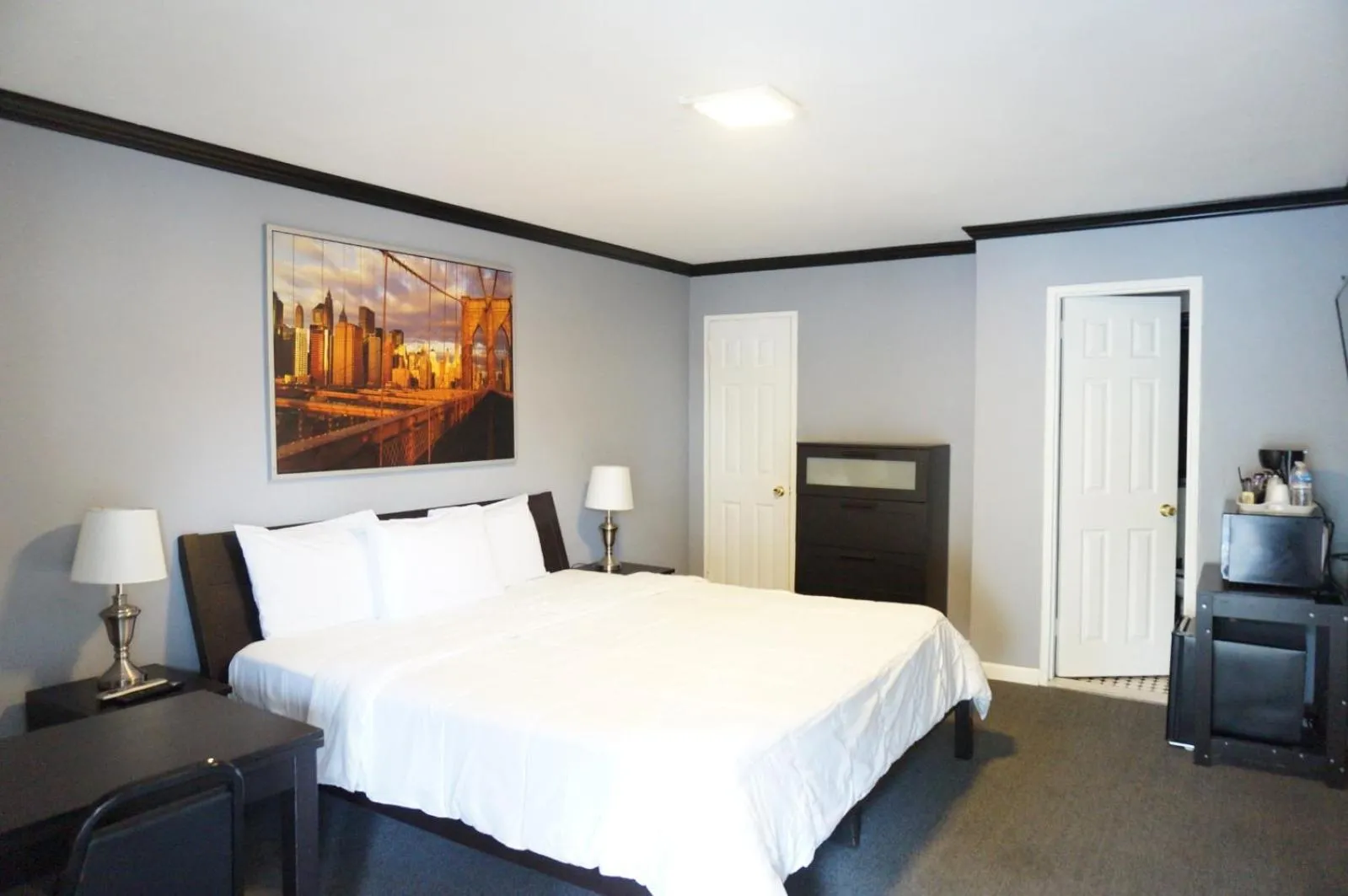 Bed in Central Motel Courtyard