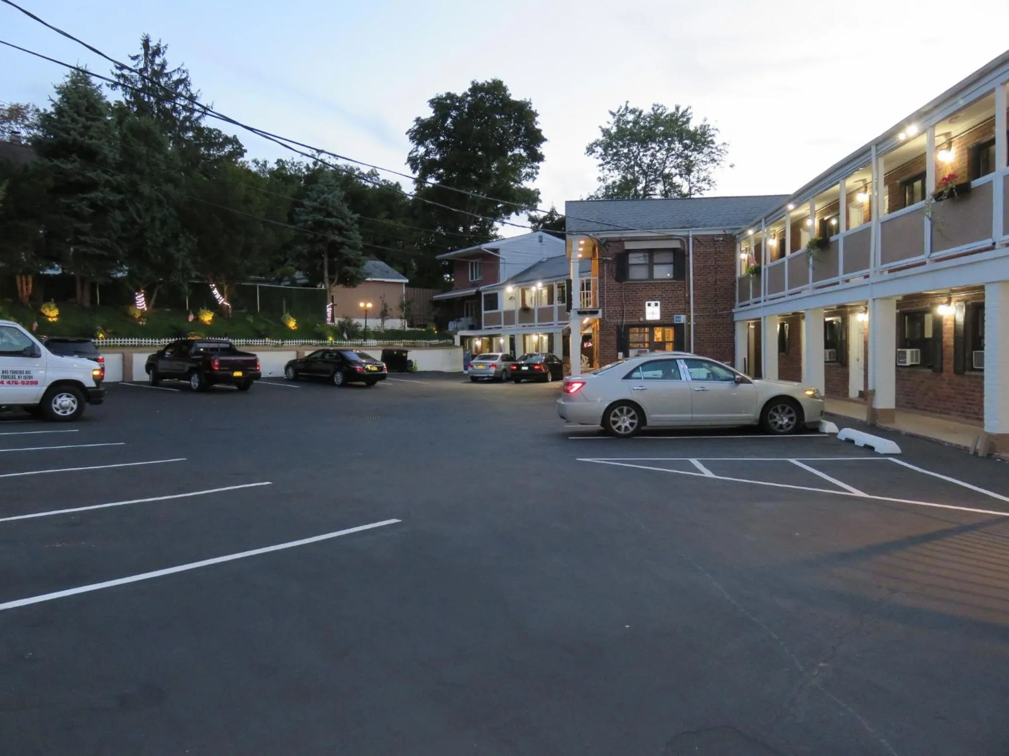 Property building in Central Motel Courtyard