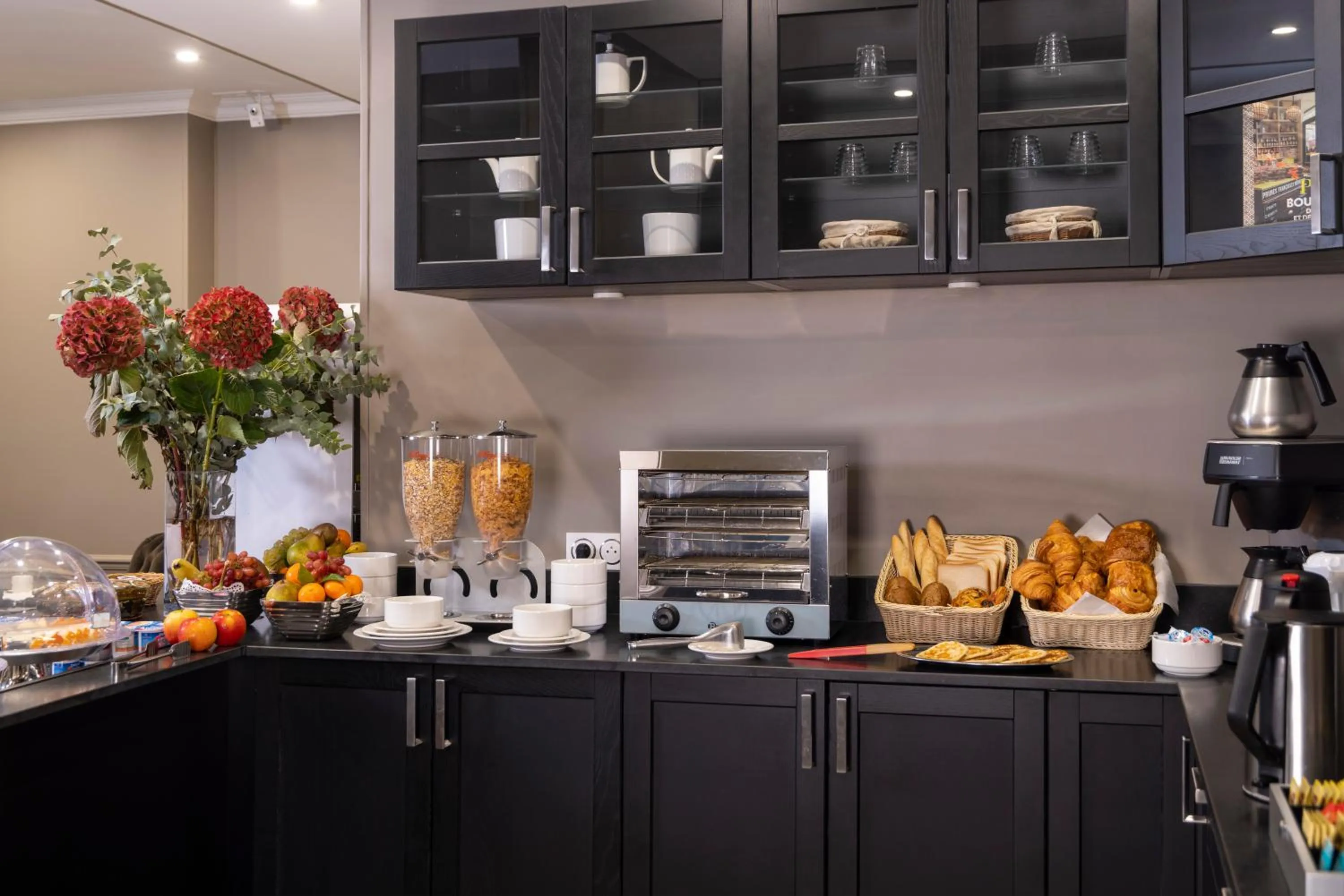 Breakfast in Pavillon Monceau