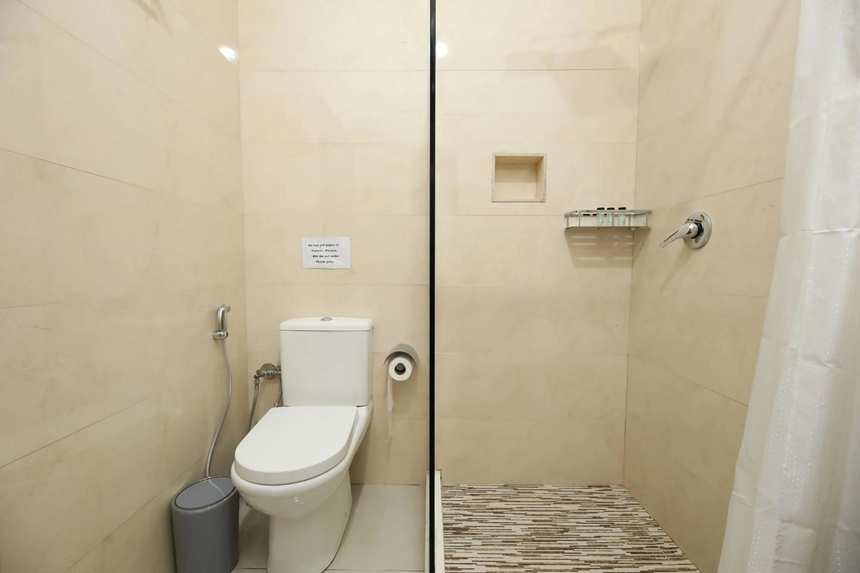 Shower in Hotel Salvadore