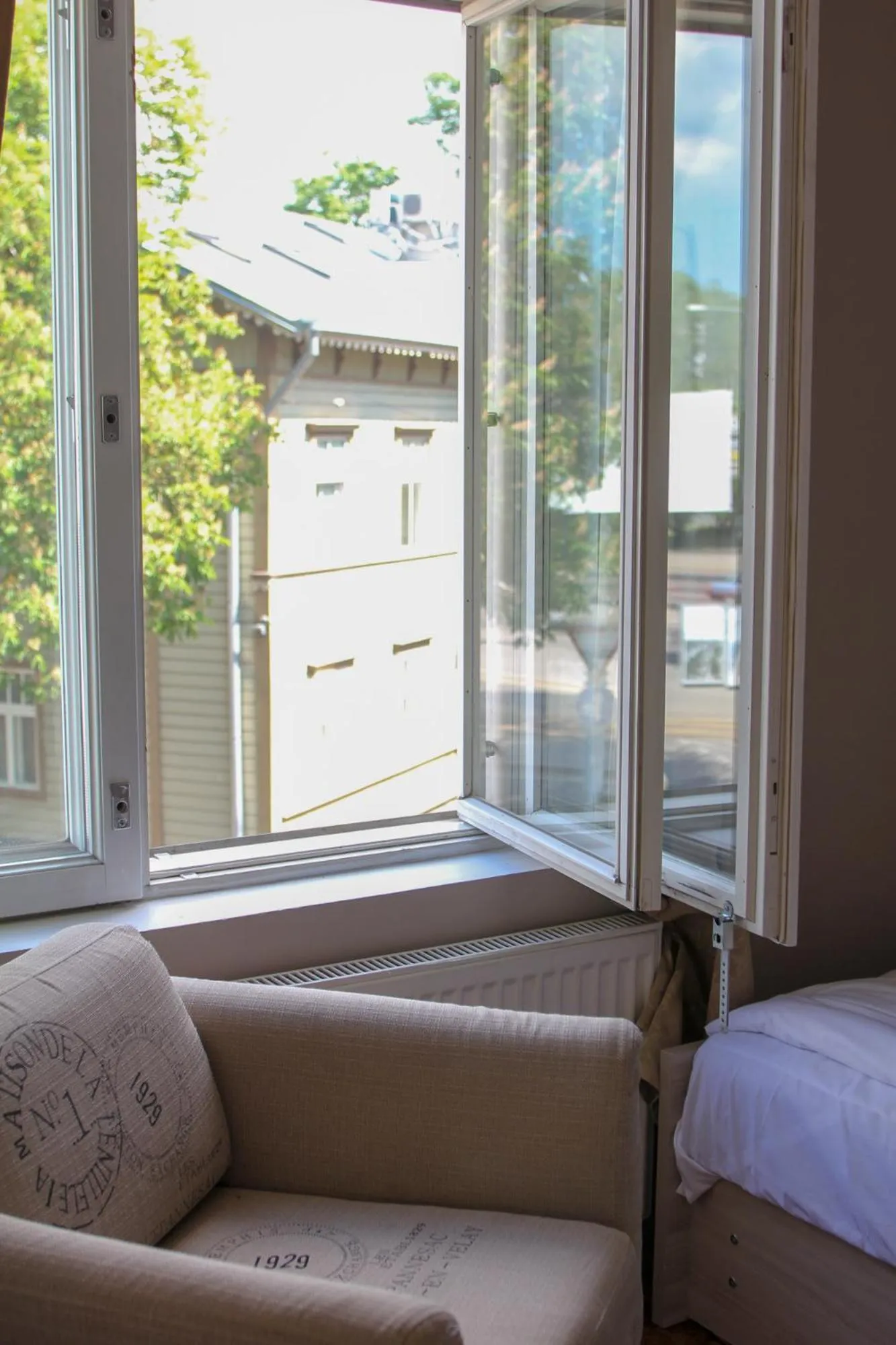 Garden view in Villa Kadriorg Hostel