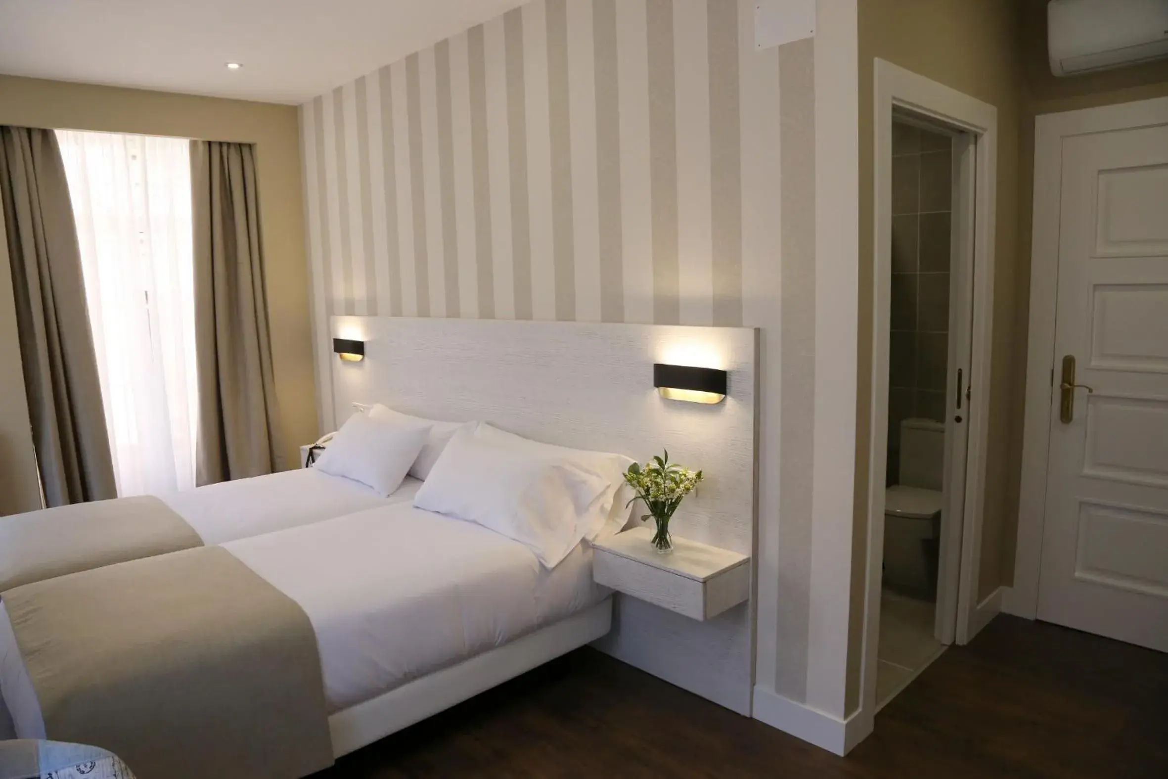 Superior Twin Room - single occupancy in VÍA XIX Superior Twin Room - single occupancy in VÍA XIX