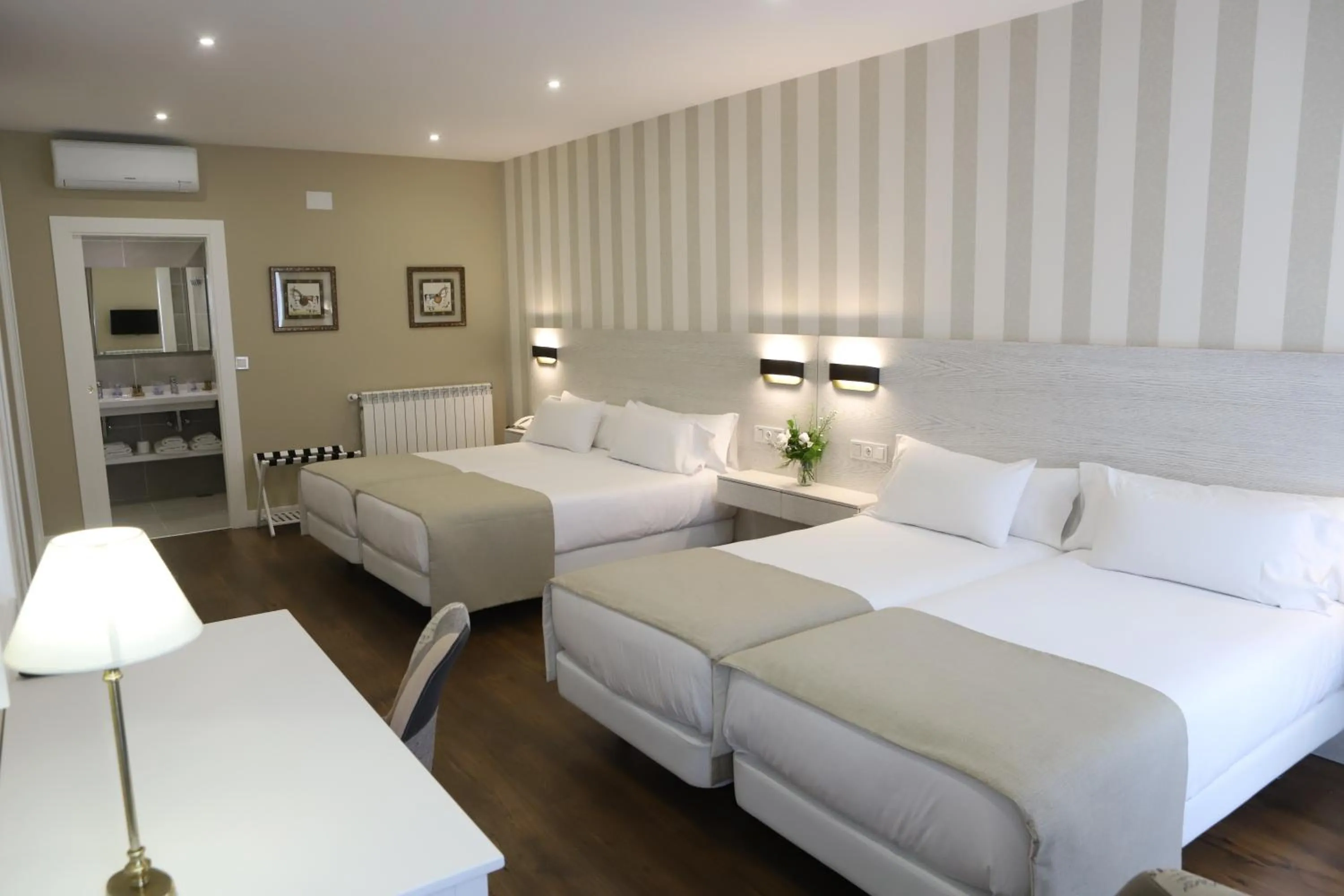 Family Room - single occupancy in VÍA XIX