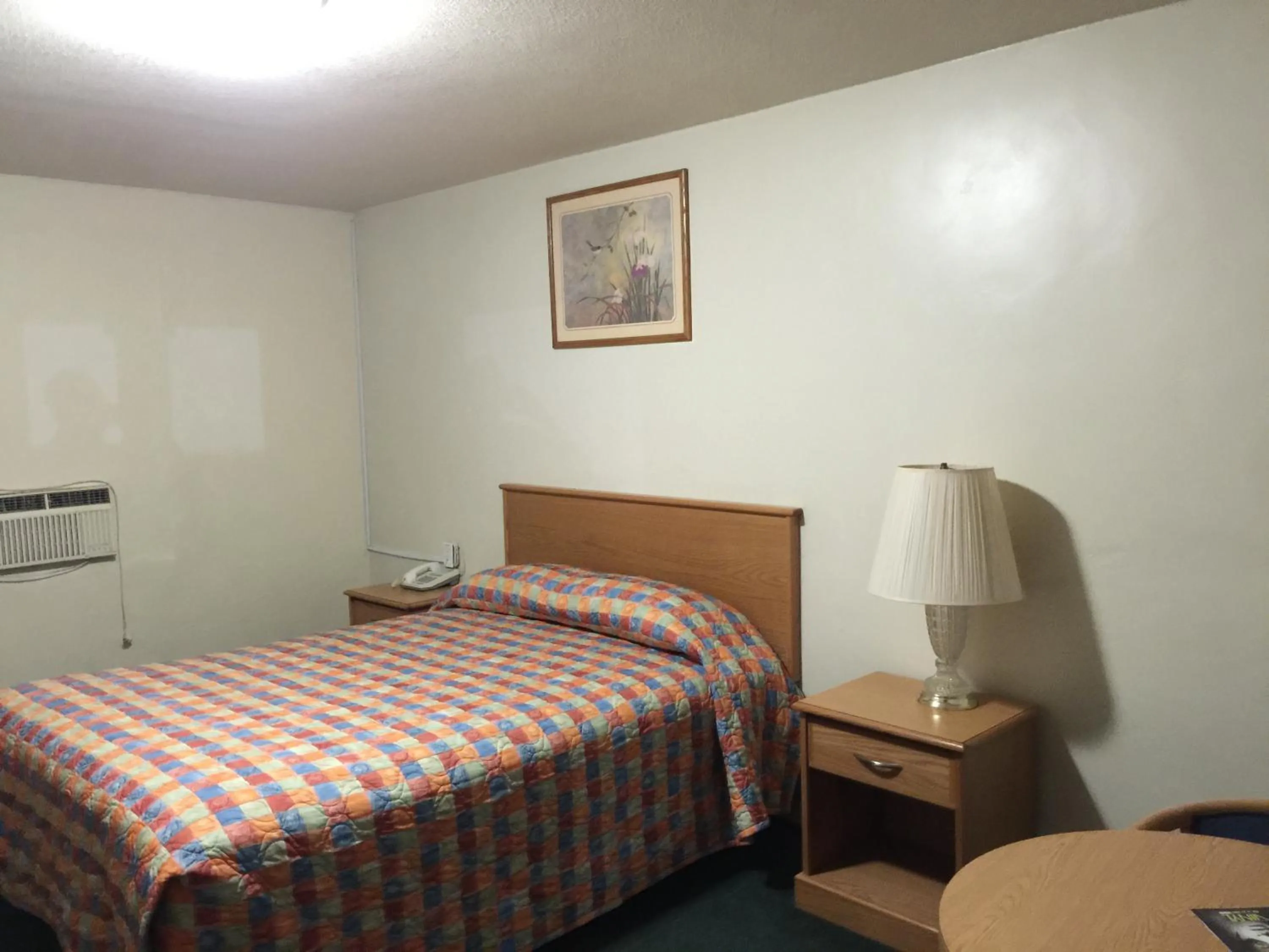 Bed in Hacienda Motel