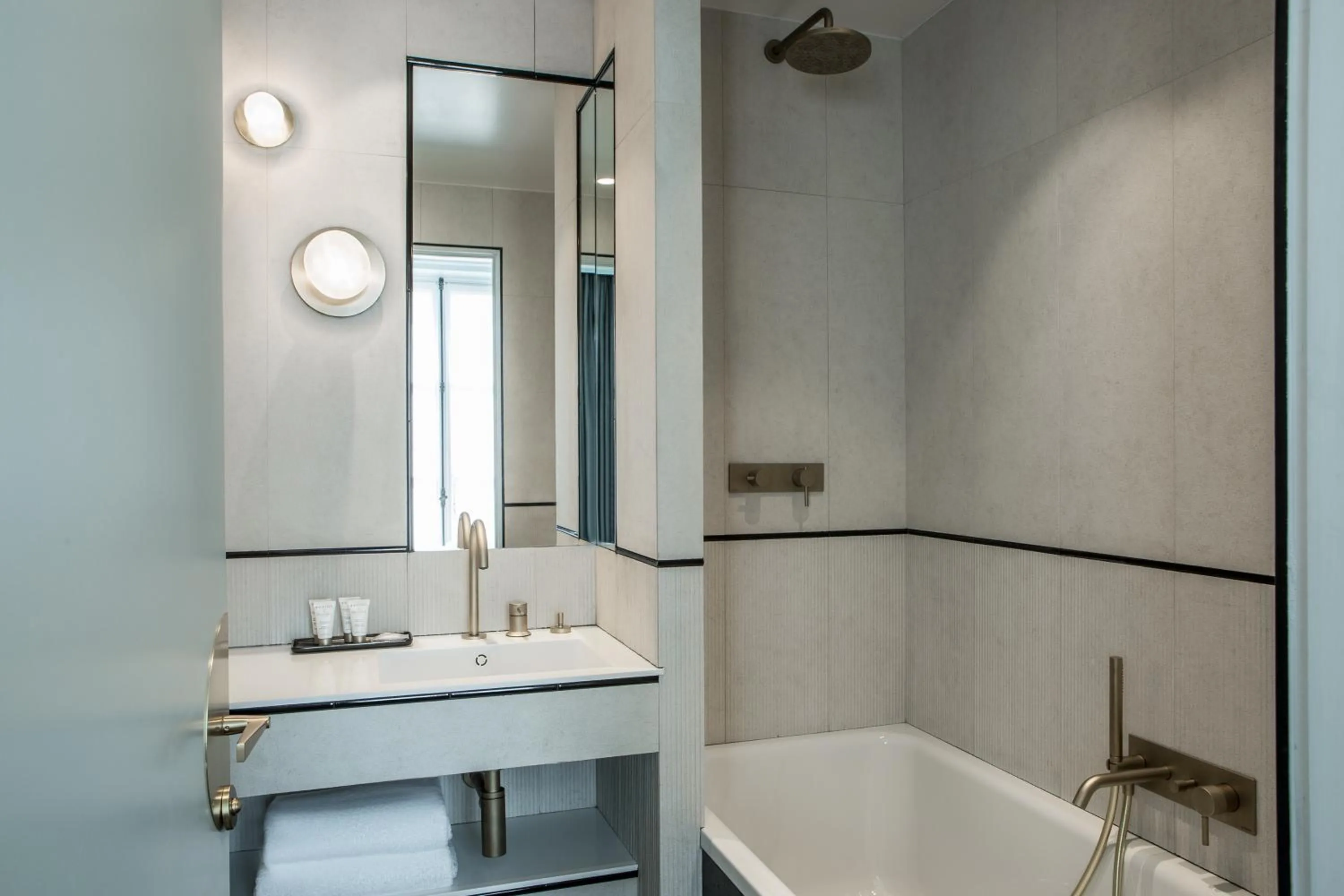 Bathroom in Maison Armance - Esprit de France