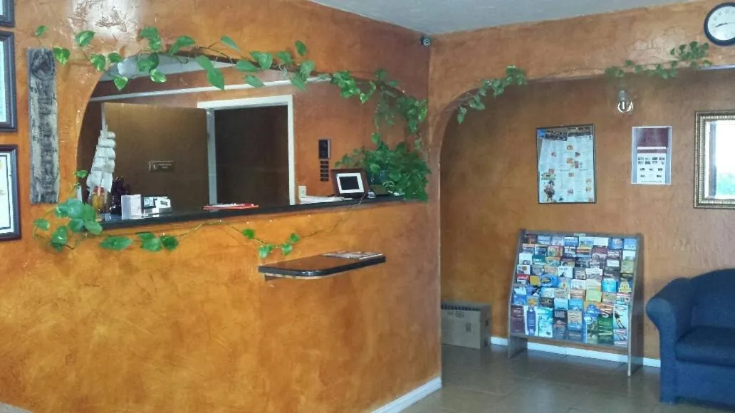 Lobby or reception in Carefree Inn Flatonia
