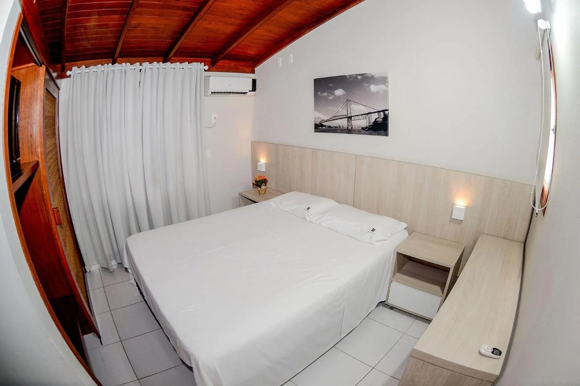 Photo of the whole room, Bed in Saint Germain - Lagoa da Conceição