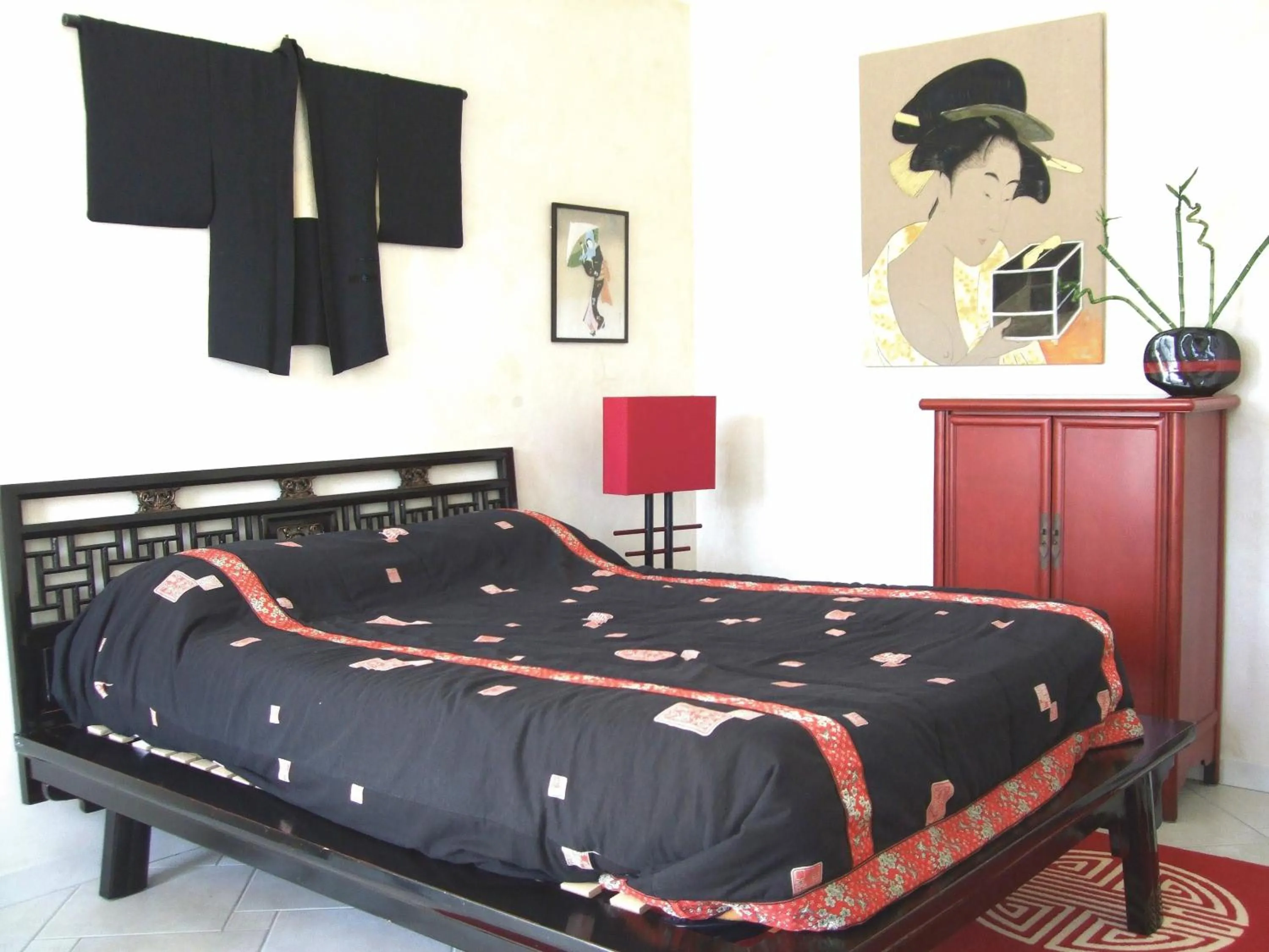 Photo of the whole room, Bed in Le Manoir de l'antiquité