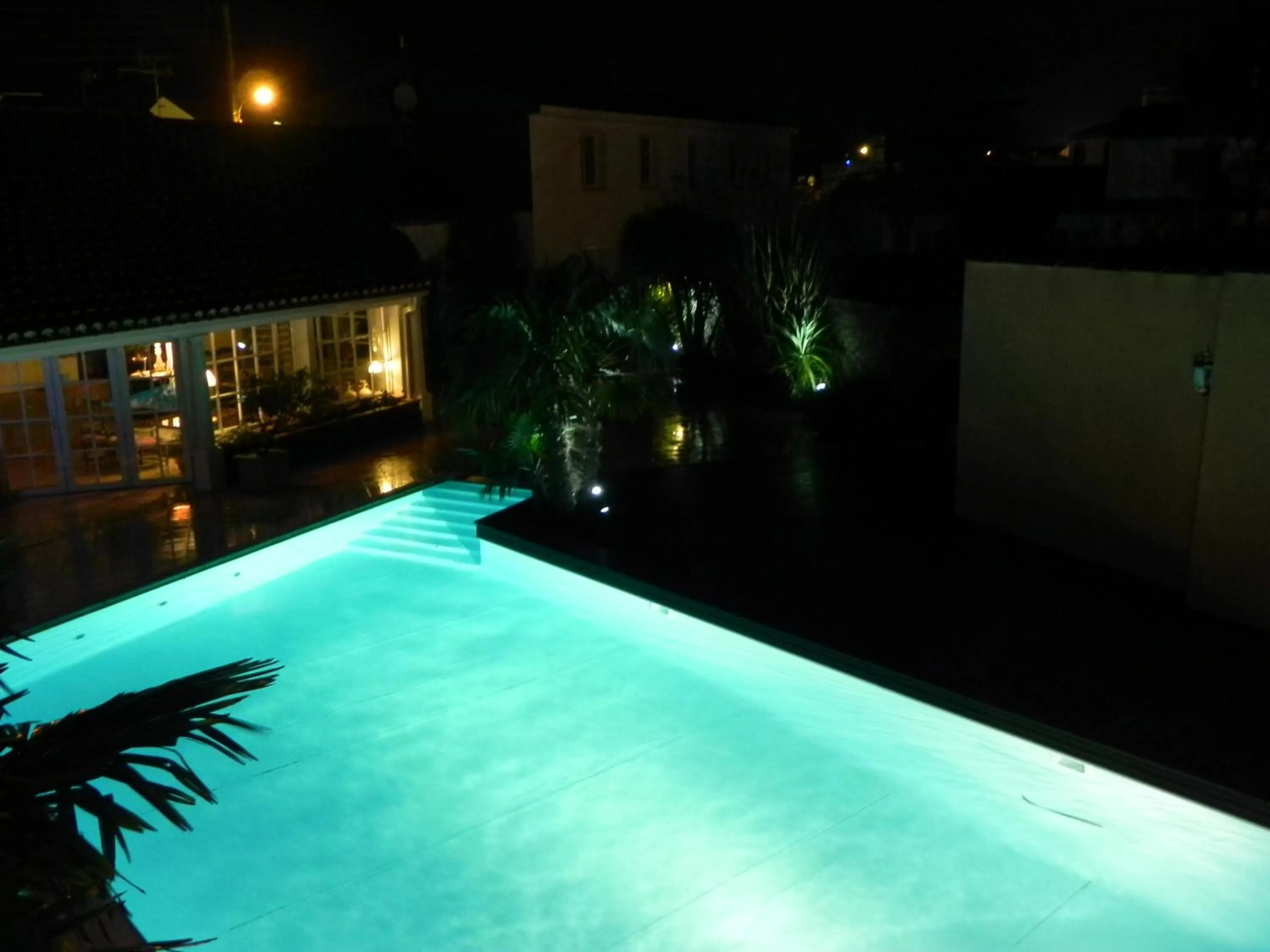 Night in Le Manoir de l'antiquité