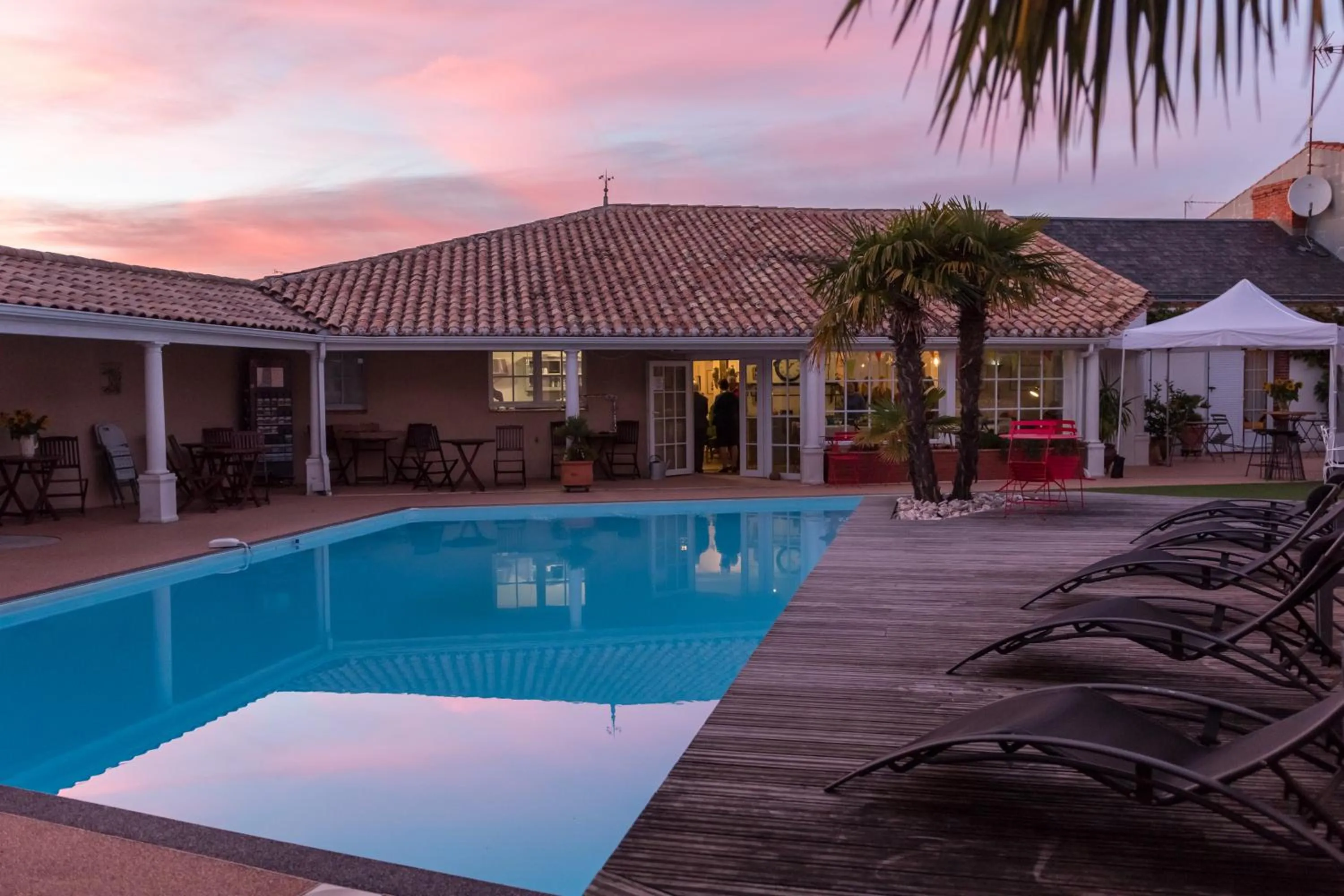 Swimming pool in Le Manoir de l'antiquité