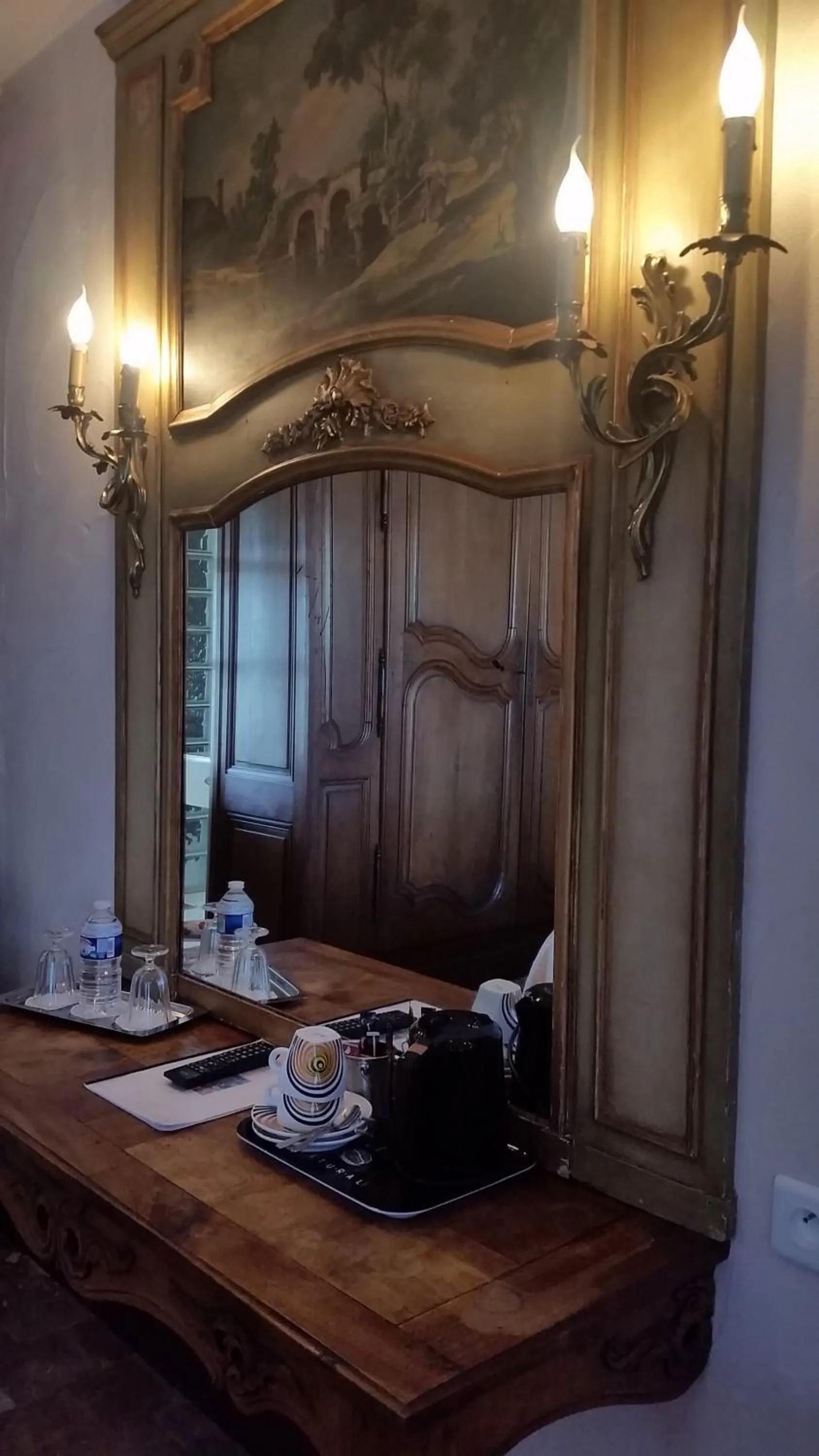 Coffee/tea facilities in Le Manoir de l'antiquité