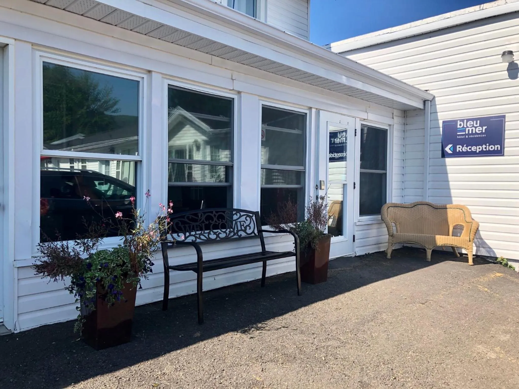 Lobby or reception in Bleu Mer, hôtel & résidences