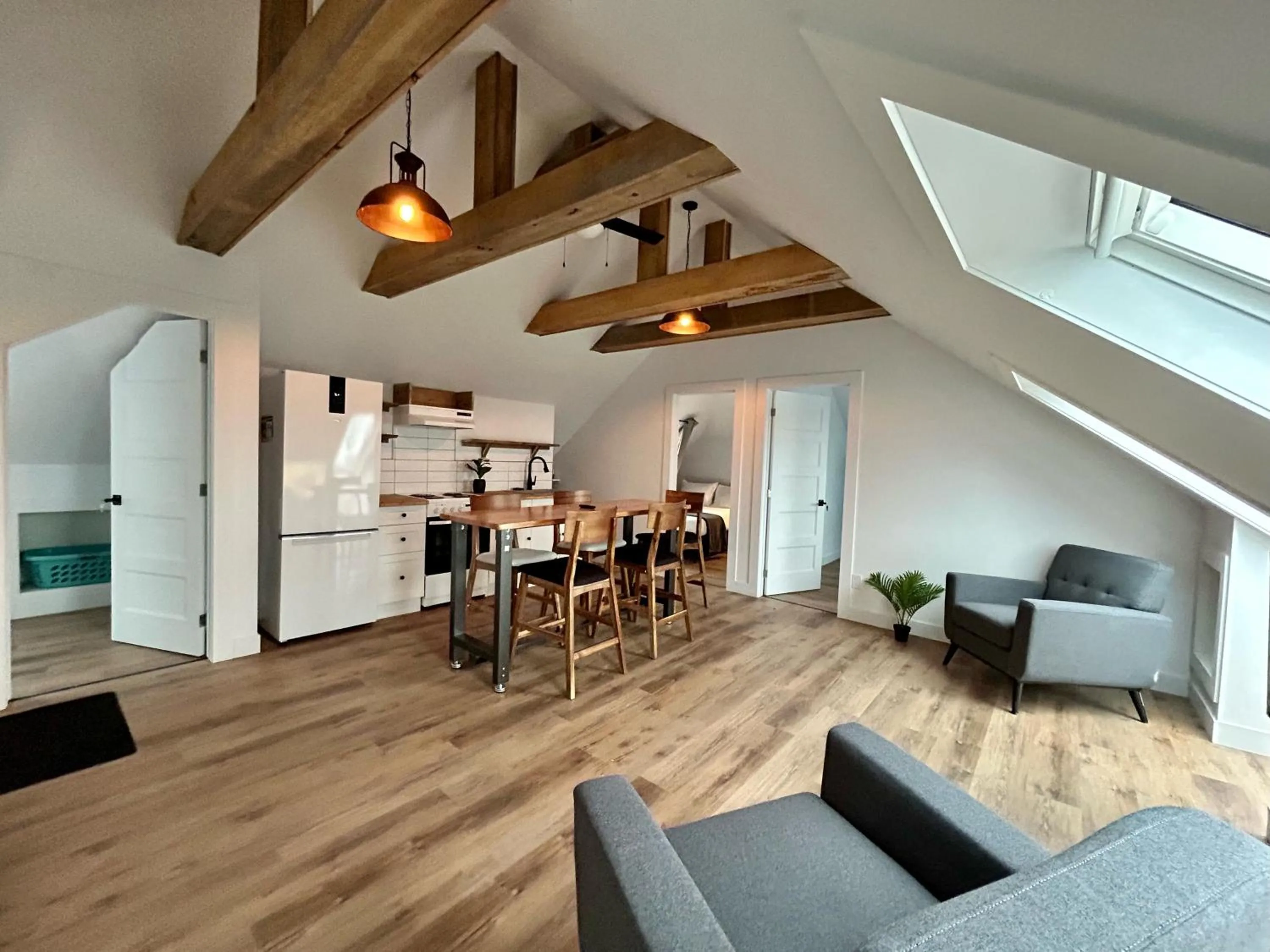 Kitchen or kitchenette in Bleu Mer, hôtel & résidences