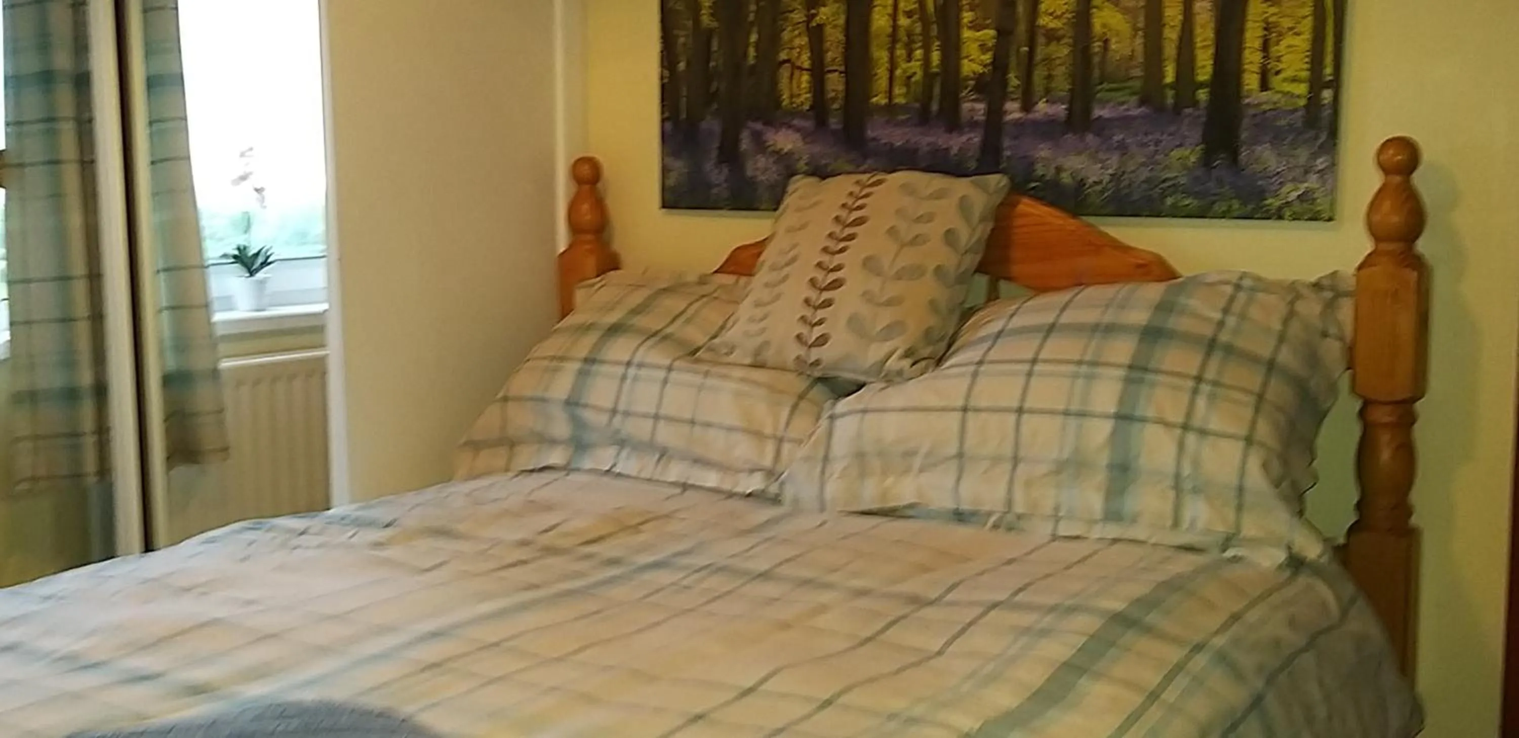 Bed in Antrim Heights Estate