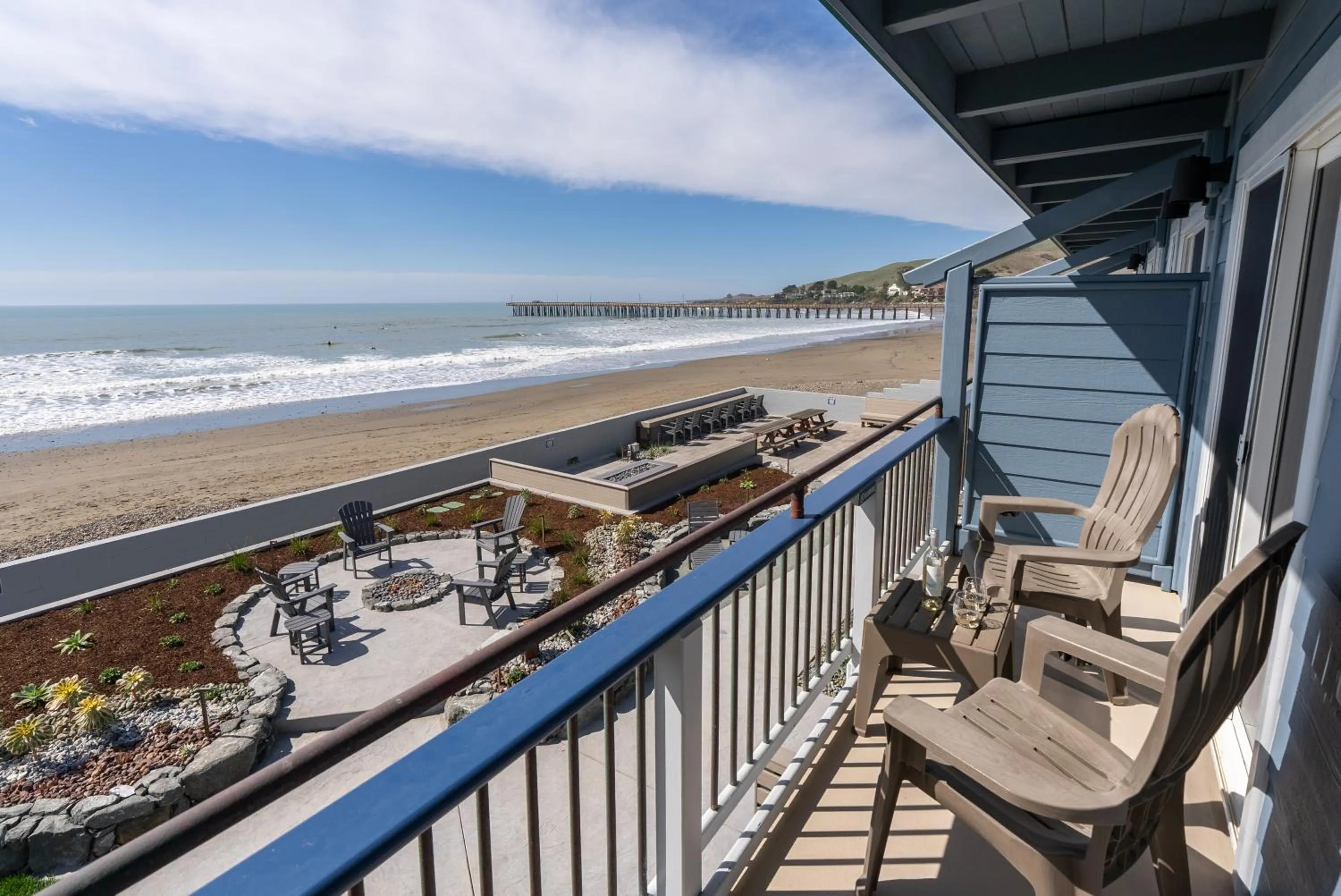 Balcony/Terrace in Shoreline Inn...on the beach