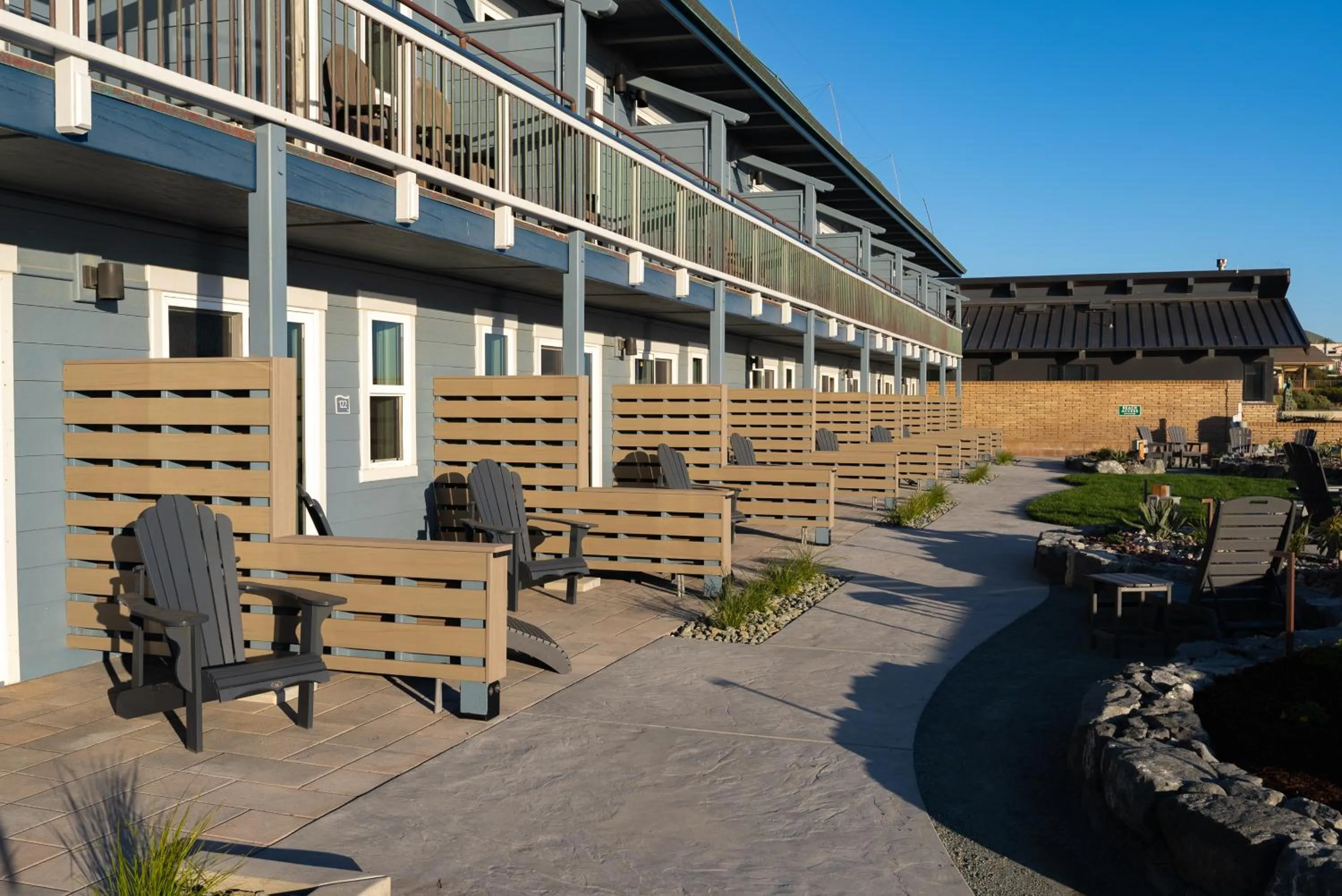 Shoreline Inn...on the beach