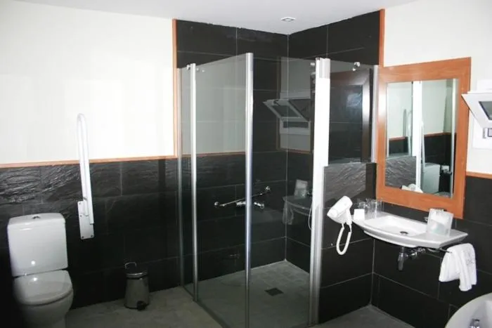 Bathroom in Alti Hôtel