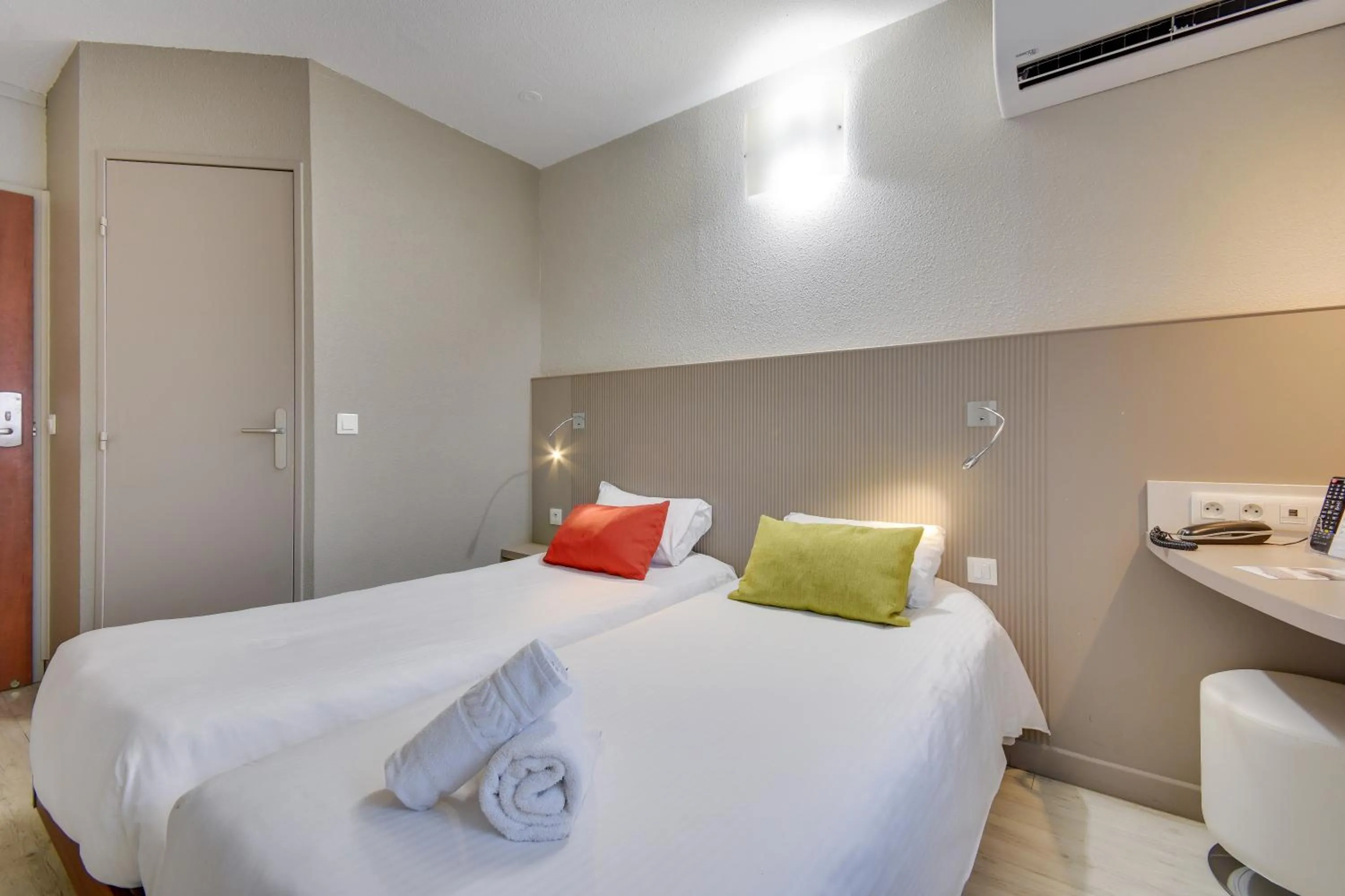 Bedroom, Bed in Brit Hotel Lille Centre