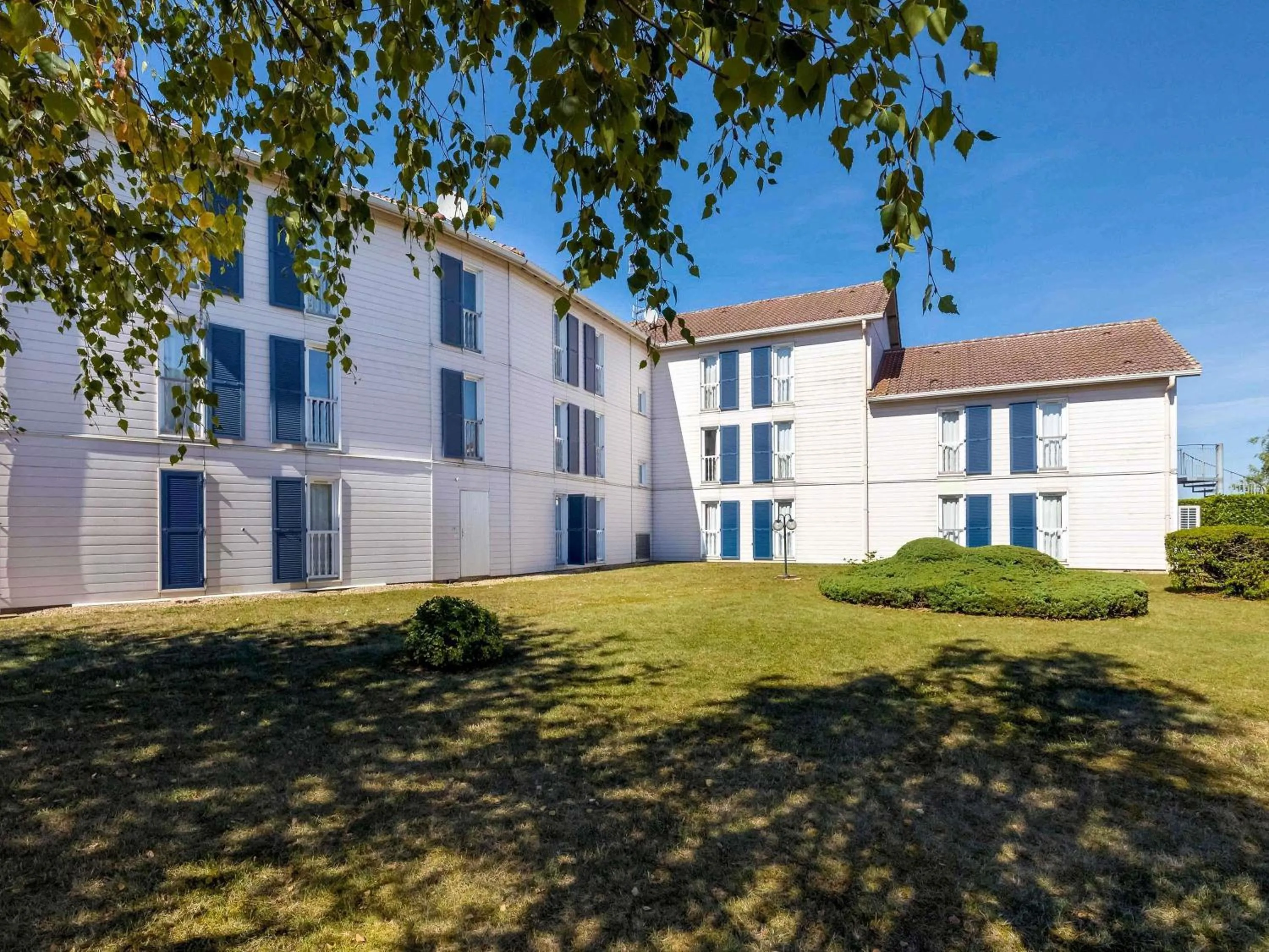 Property building in Greet Hôtel Dijon Sud Longvic