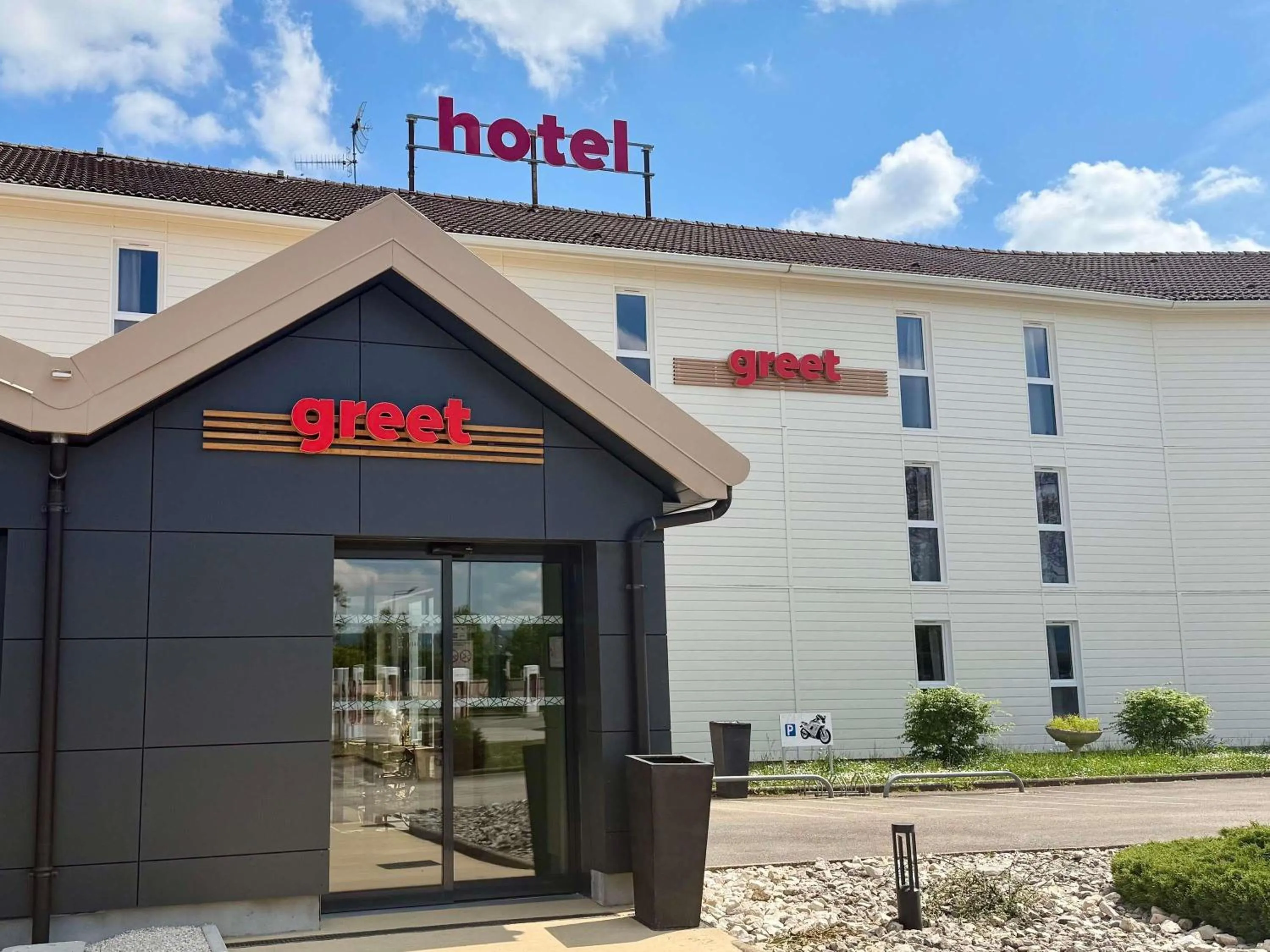 Property building in Greet Hôtel Dijon Sud Longvic