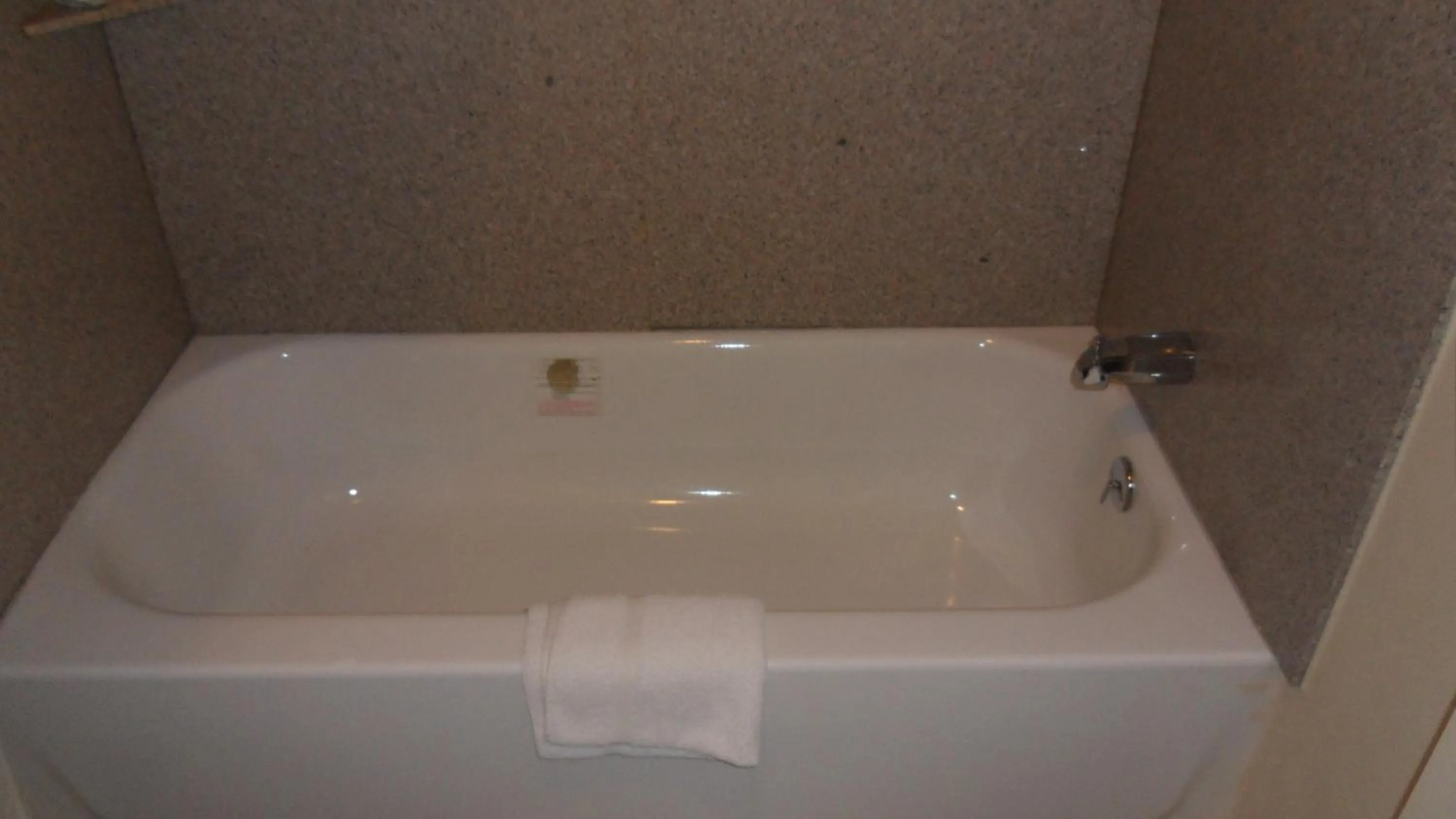 Hot Tub in Deluxe Inn Palacios