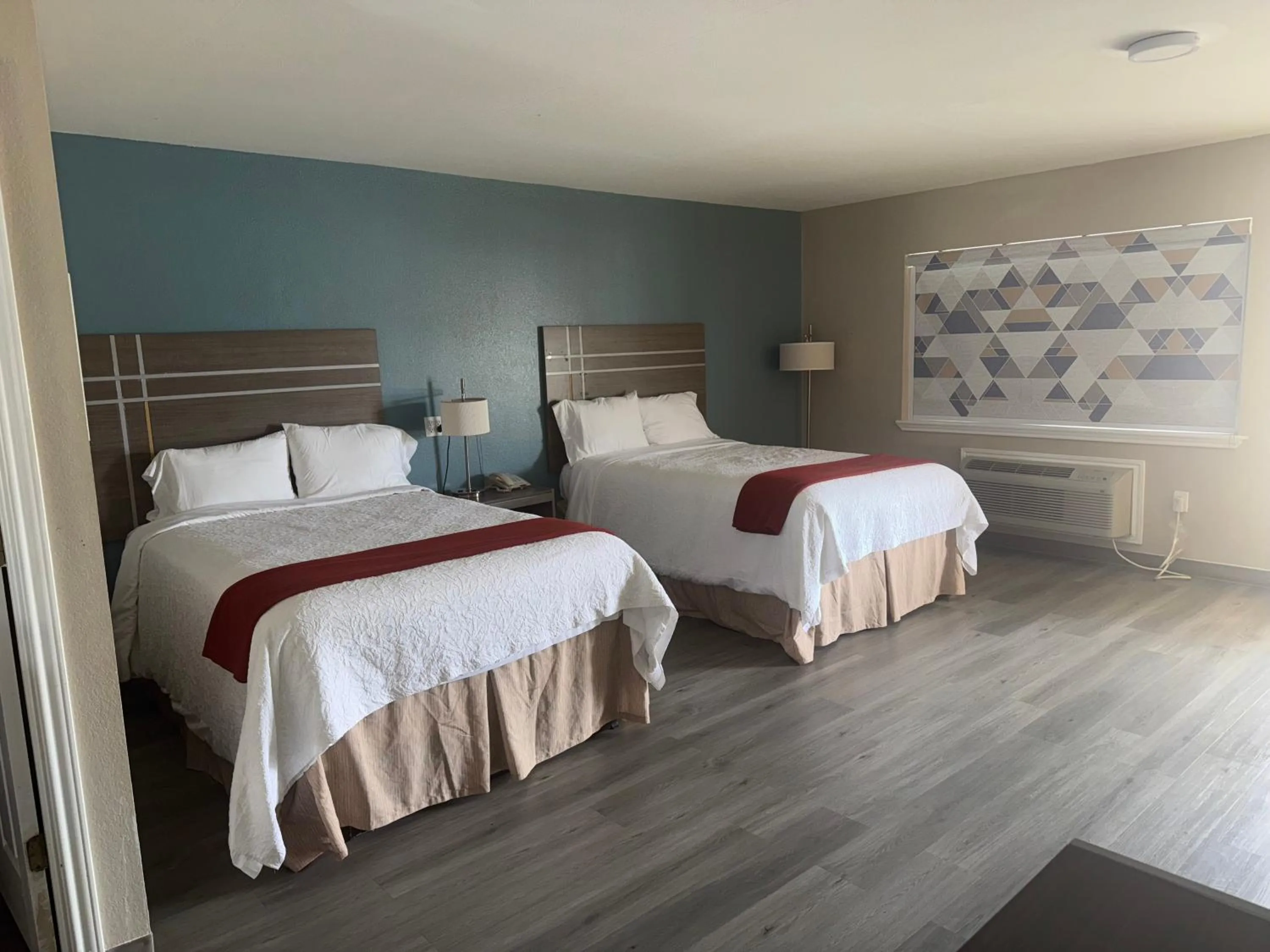 Bed in Deluxe Inn Palacios