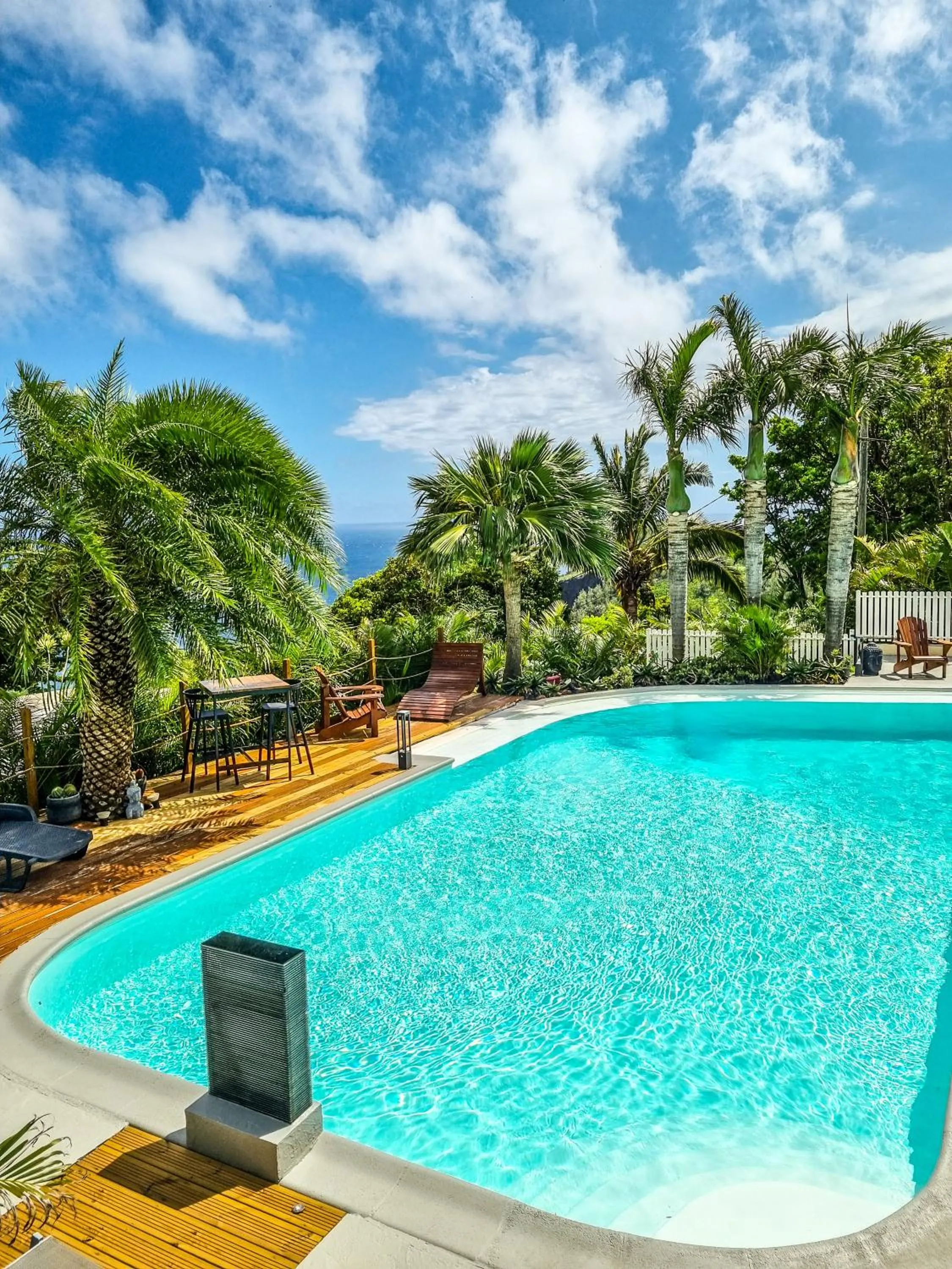 Pool view in Maison d'hôtes Villa des Mascareignes