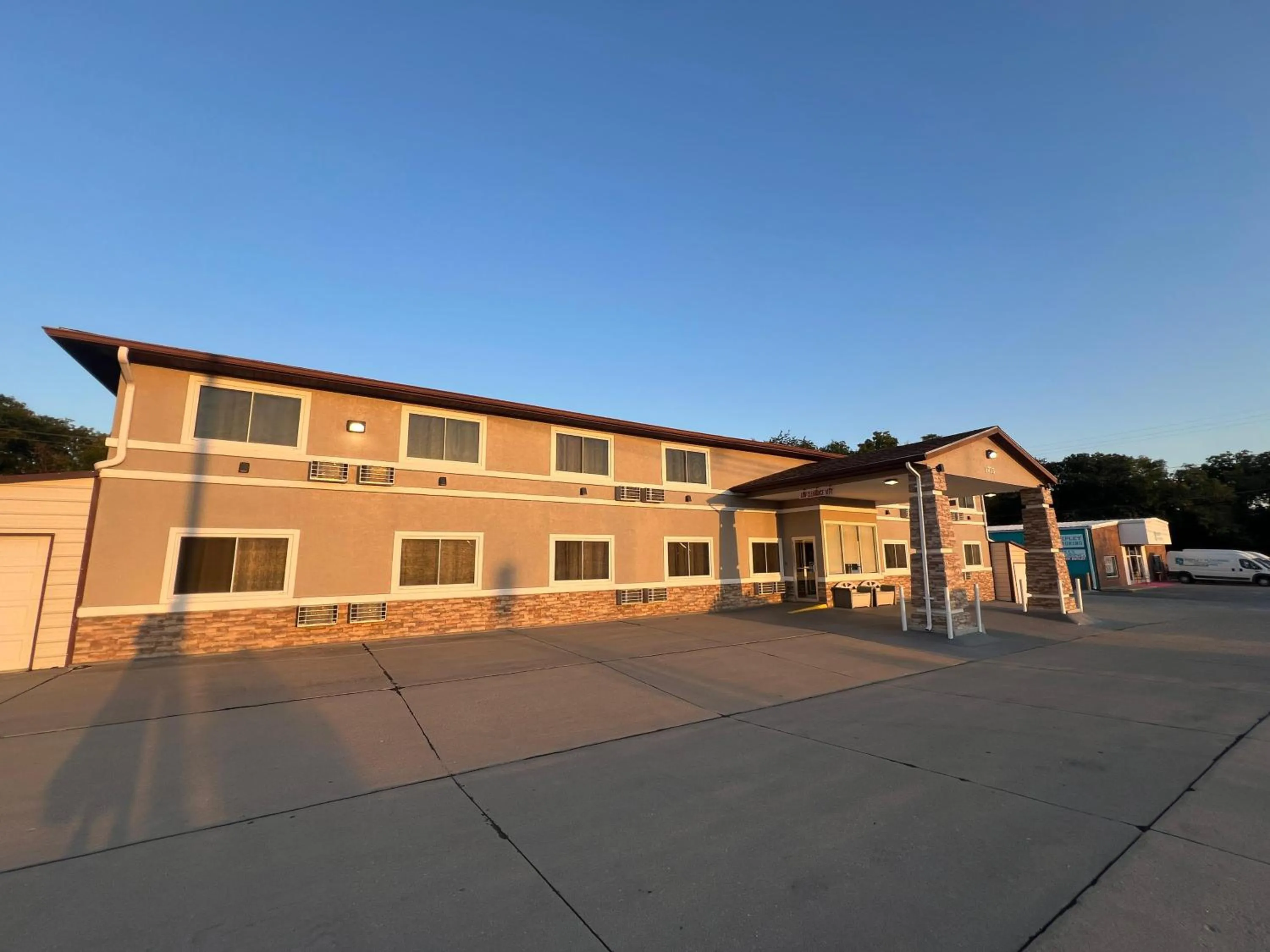 Facade/entrance in Deluxe Inn Capital O Nebraska City I 29