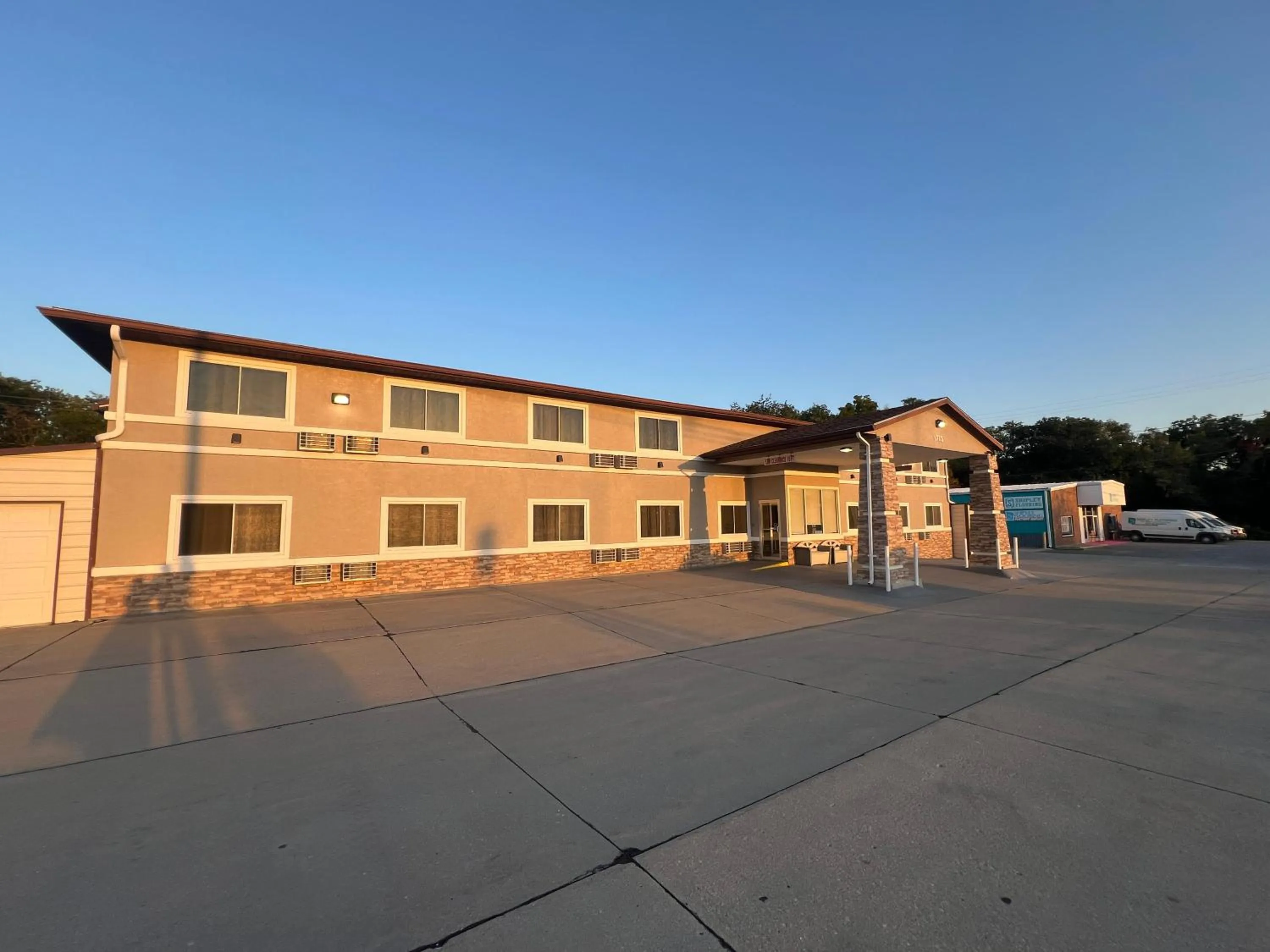 Facade/entrance in Deluxe Inn Capital O Nebraska City I 29