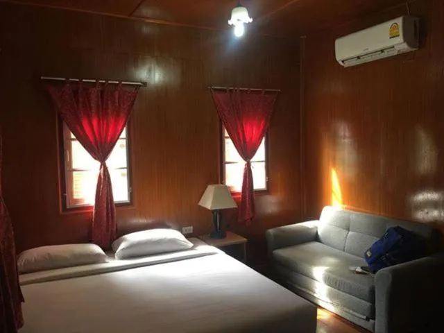 Thongsomboon Club Hotel